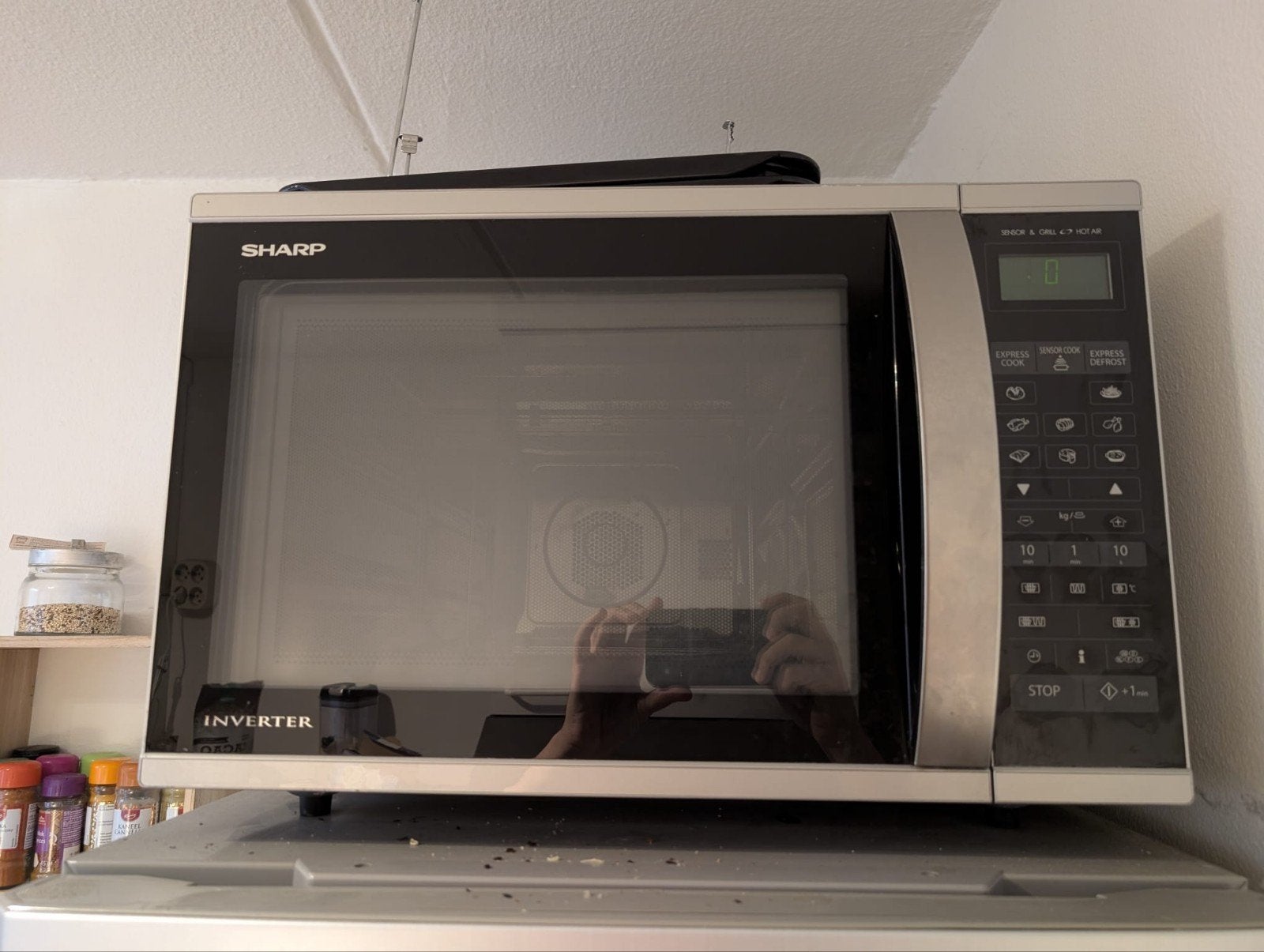 Sharp R971INW Combimagnetron - 40L, compleet met rekken, Ophalen, Combimagnetron, Gebruikt, Draaiplateau