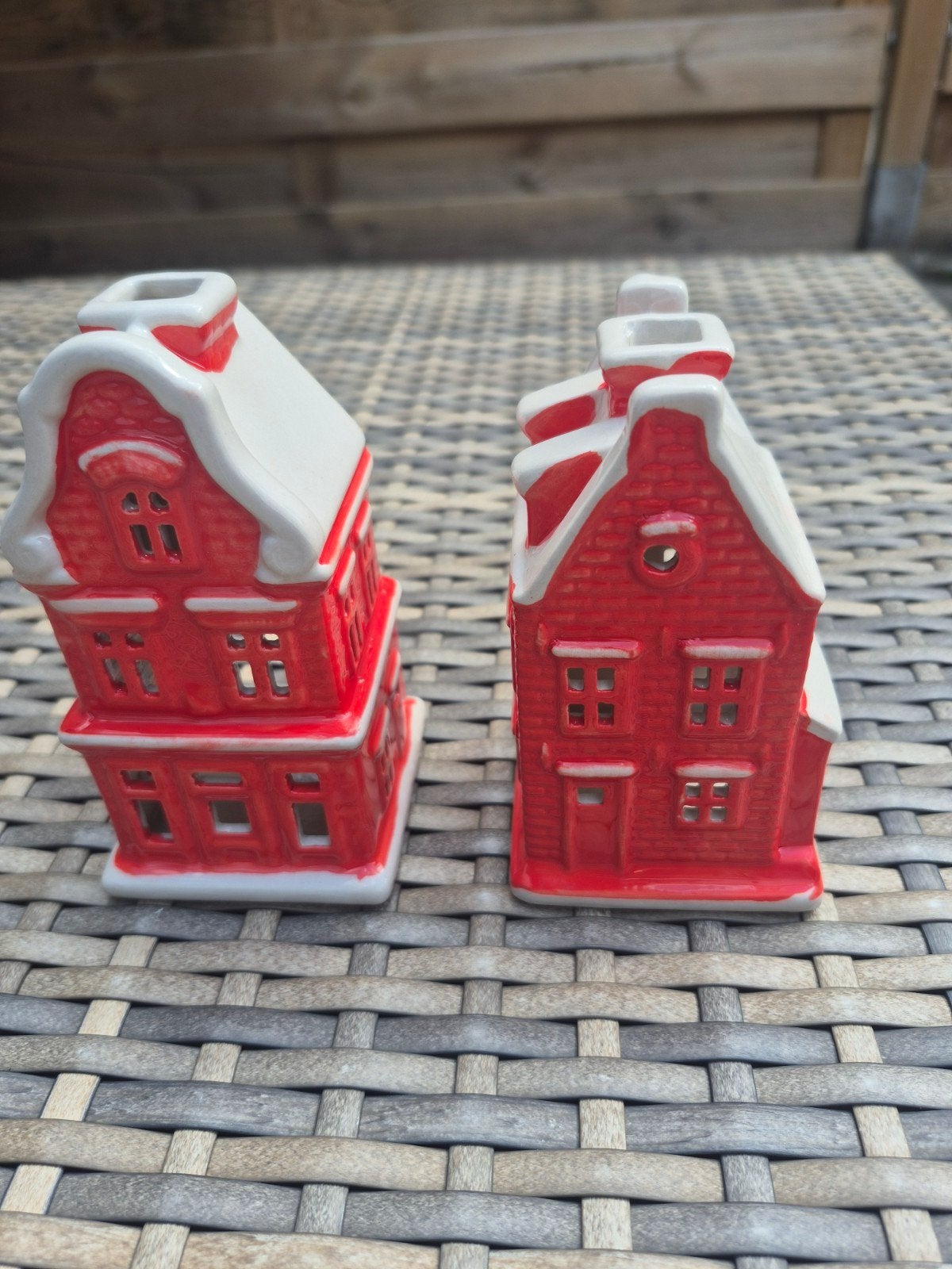 Postcodeloterij huisjes nr 5 en 8 met waterschade, Ophalen of Verzenden