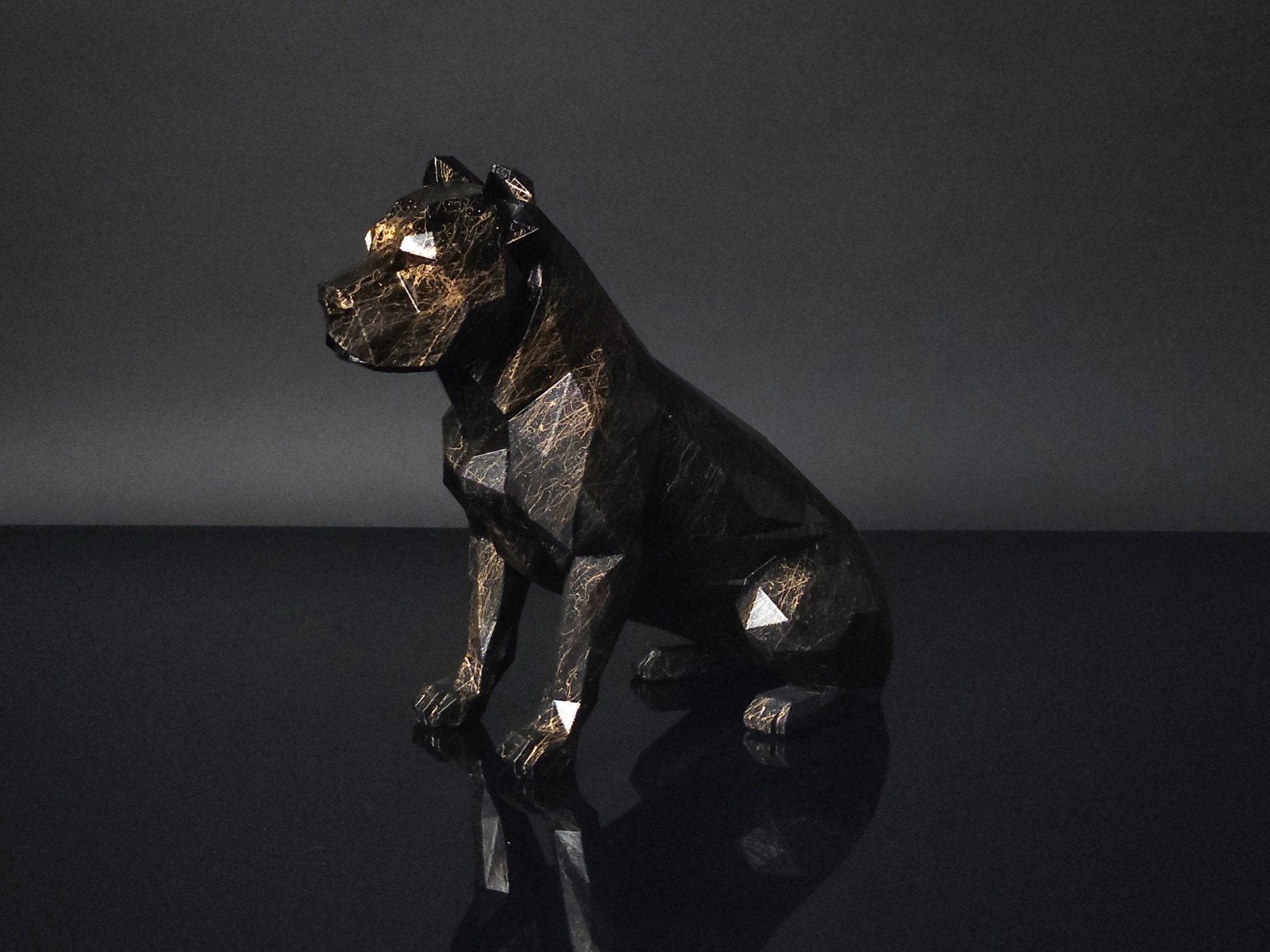 Geometrische Pitbull / Amstaff – Black & Gold Spark Edition, Ophalen of Verzenden, Nieuw, Dier