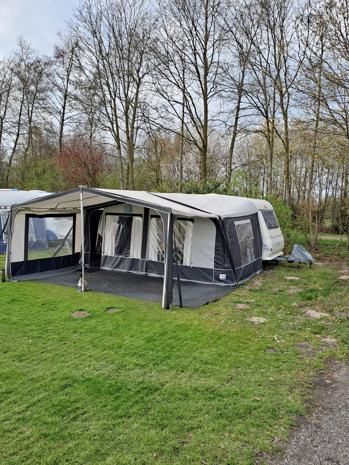 Adria Unica B 461 UB caravan stapelbed voortent luifel, Caravans en Kamperen, Rondzit, Bedrijf, 750 - 1000 kg, Adria