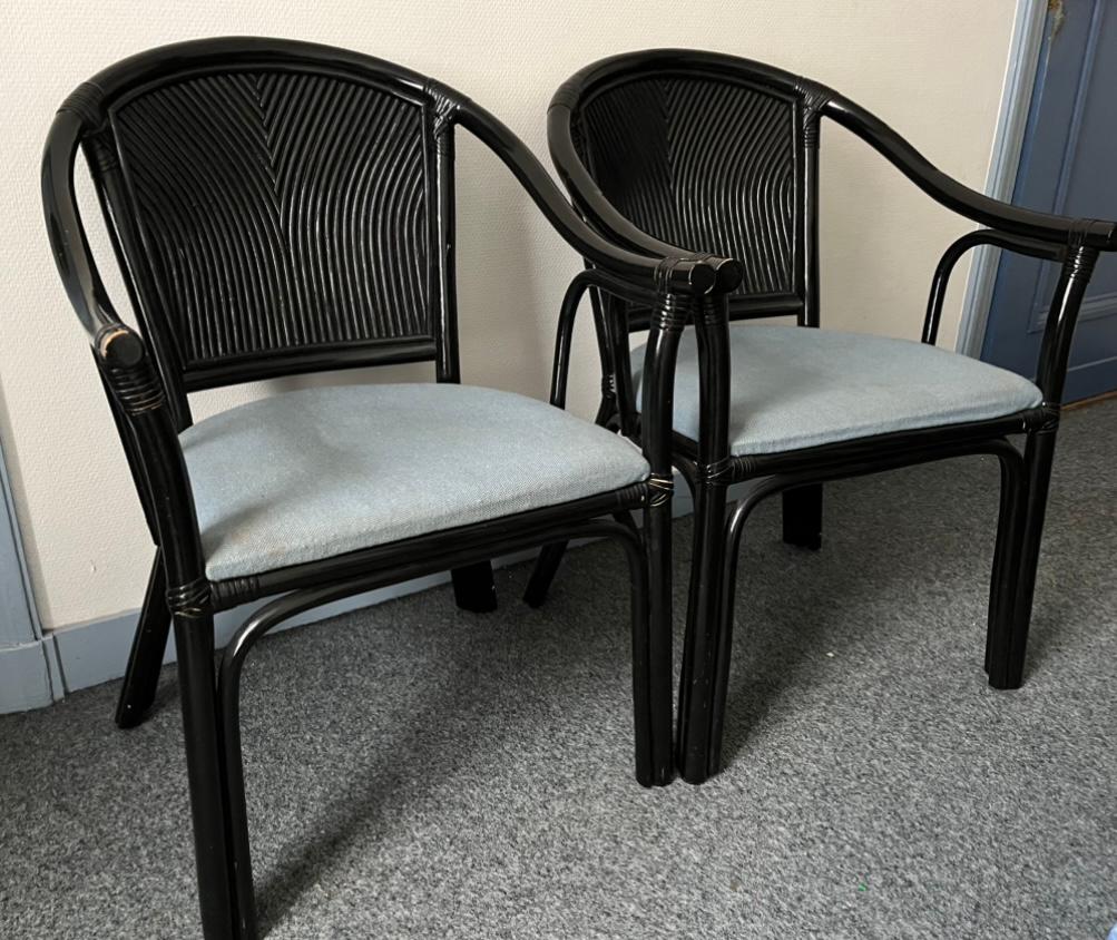 Twee zwarte rotan stoelen met stoffen zitting, Ophalen, Gebruikt, Twee, Zwart