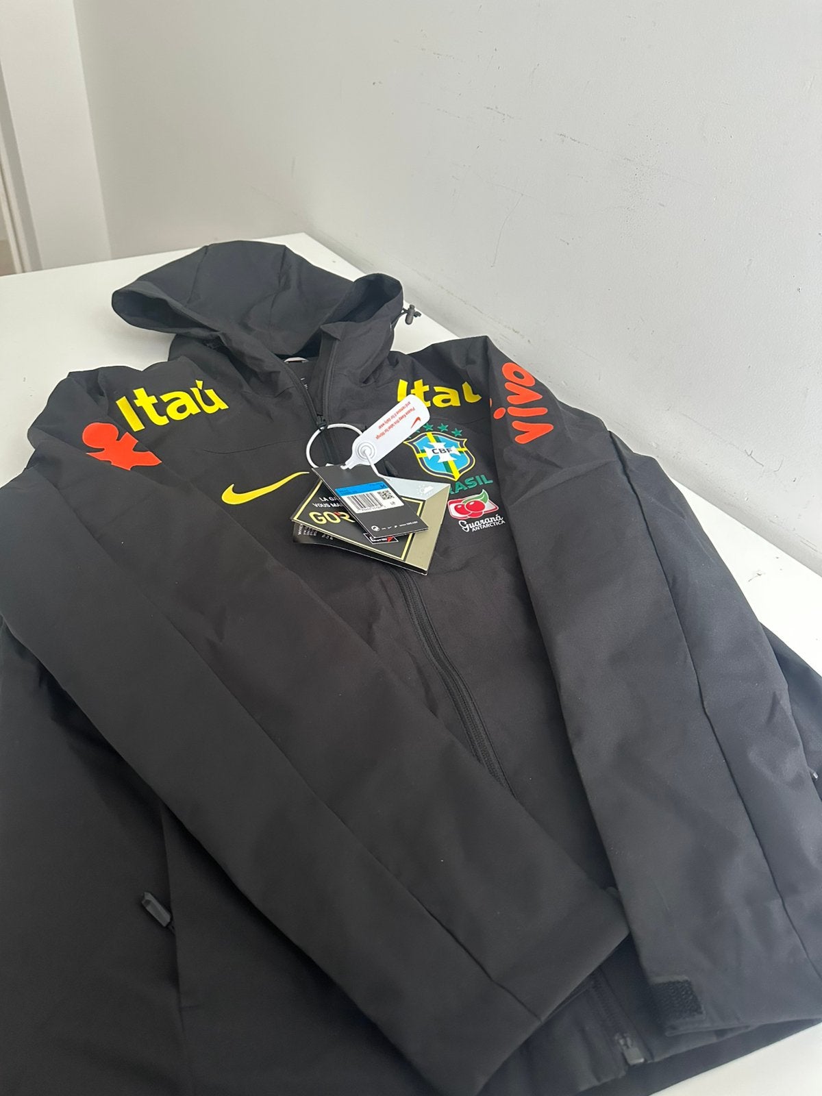 Brazil/Nike windbreaker zwart - Maat M (valt als S), Ophalen of Verzenden, Nieuw, Maat 46 (S) of kleiner, Zwart