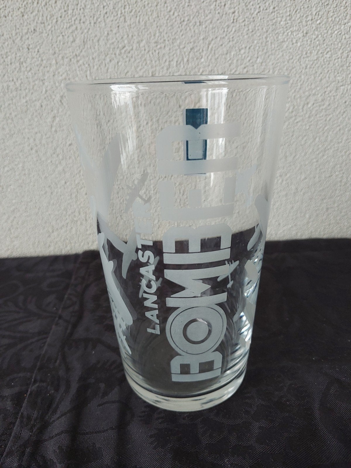 Lancaster Bomber pintglas, Ophalen of Verzenden, Zo goed als nieuw, Glas of Glazen, Overige merken