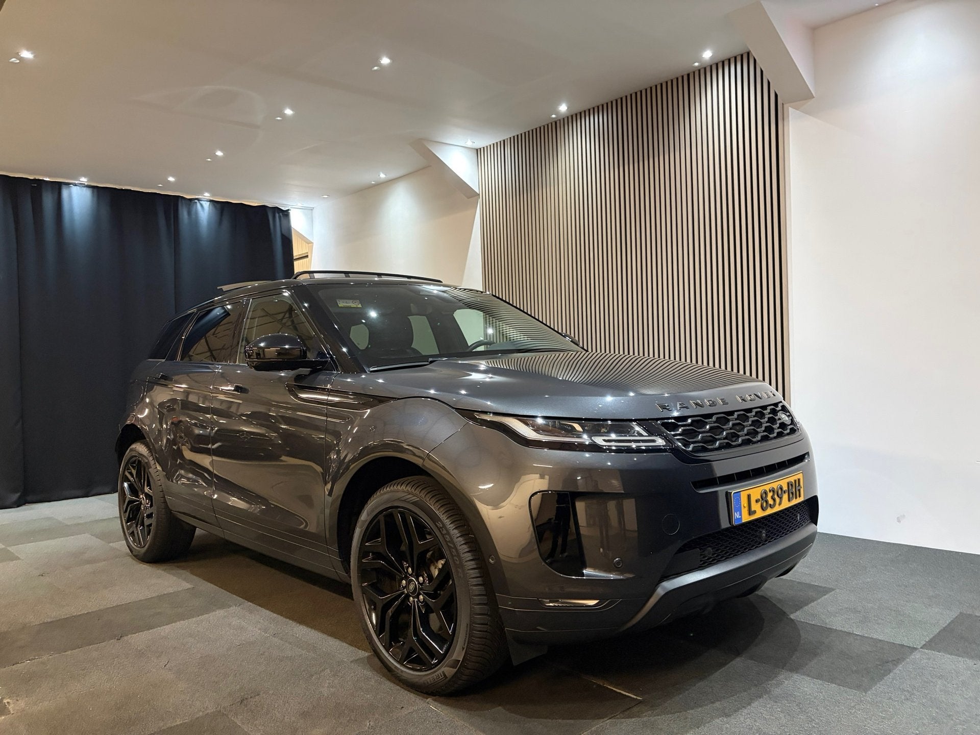 Land Rover Range Rover Evoque 1.5 P300e AWD HSE 309pk Phev A, Auto's, Dealer onderhouden, Vierwielaandrijving, Hybride Elektrisch/Benzine