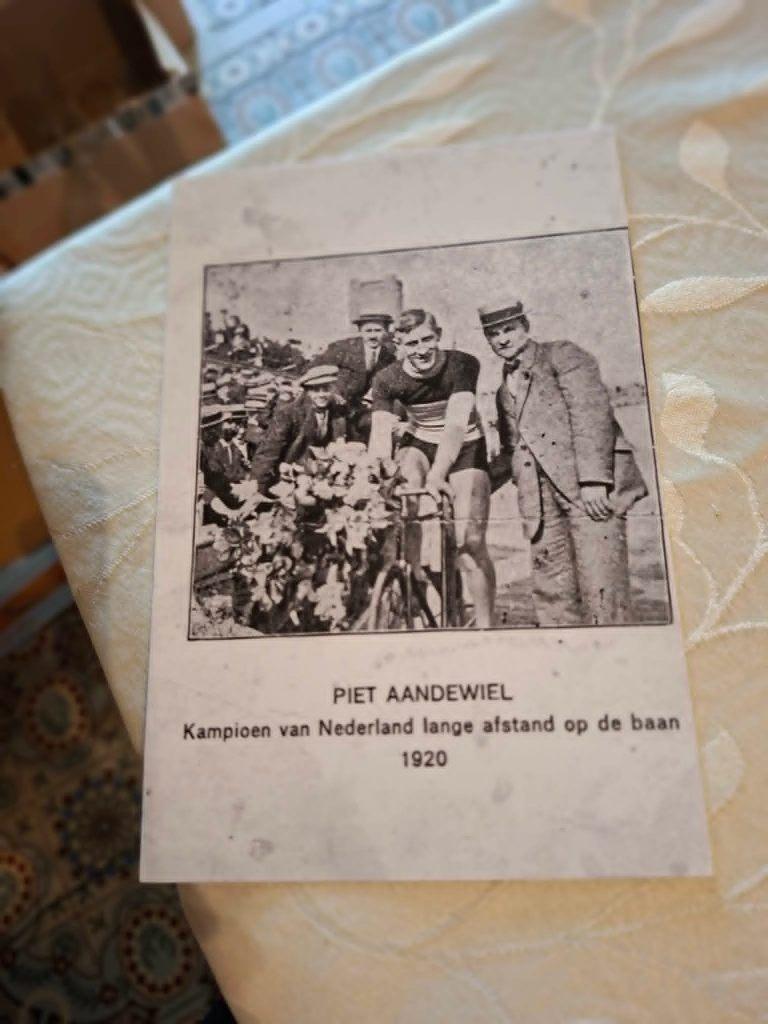Foto (Repro) Piet Aandewiel / Kampioen van Nederland 1920, Verzenden, Zo goed als nieuw, Overige sporten, Poster, Plaatje of Sticker