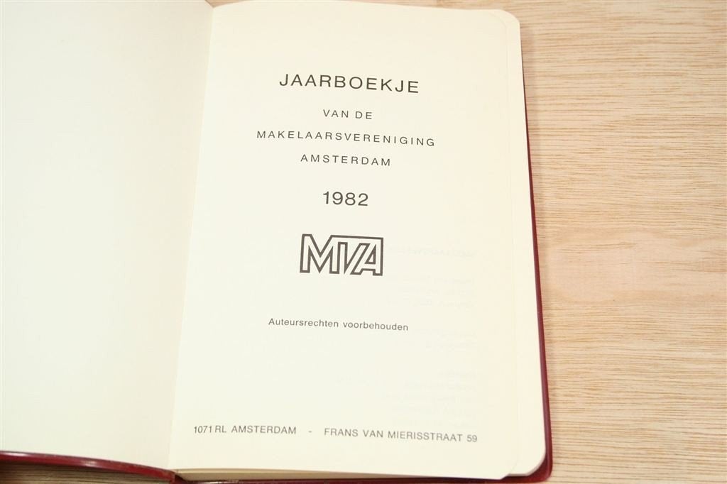 Jaarboekje Makelaarsvereniging Amsterdam 1982, Ophalen of Verzenden, Zo goed als nieuw