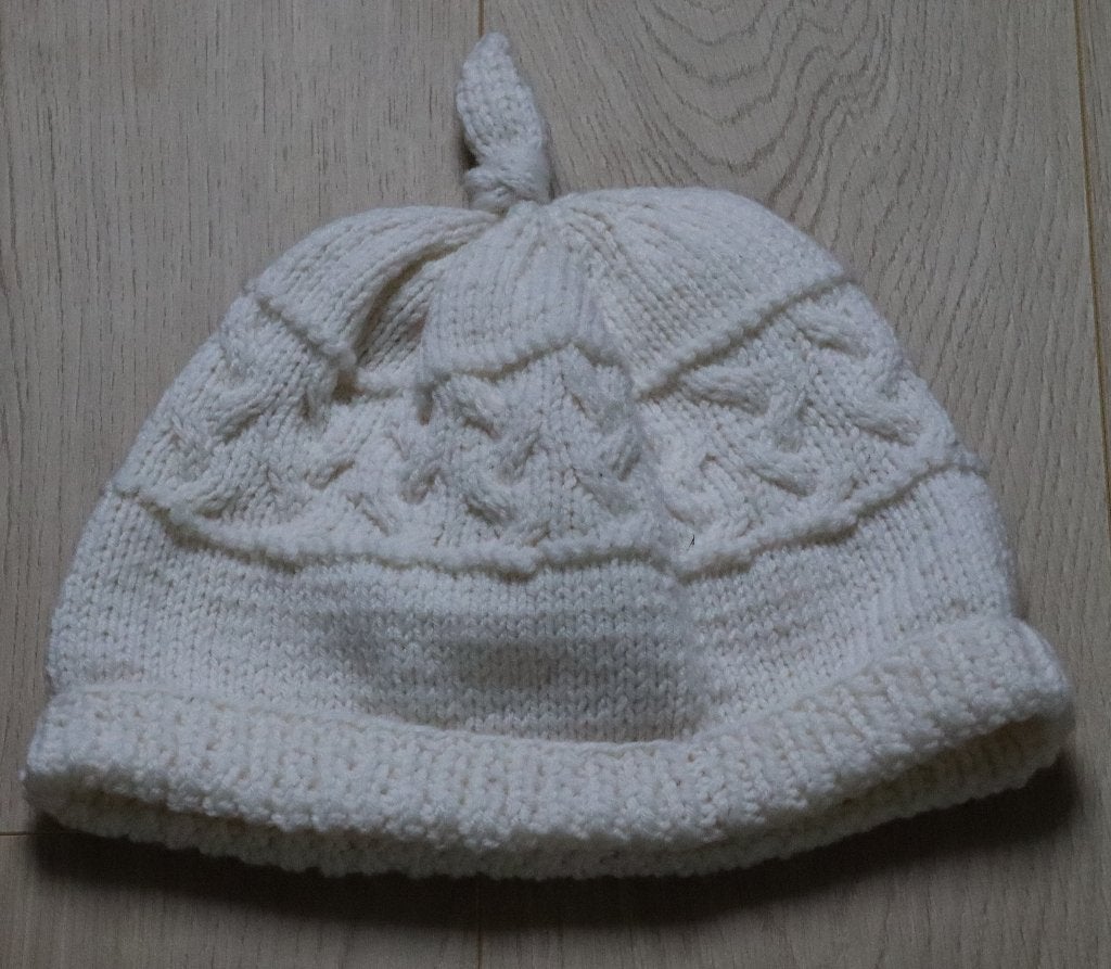 Gebreide muts Doorsnede ca. 30 cm ZGAN (Wit), Ophalen of Verzenden, Zo goed als nieuw, Muts
