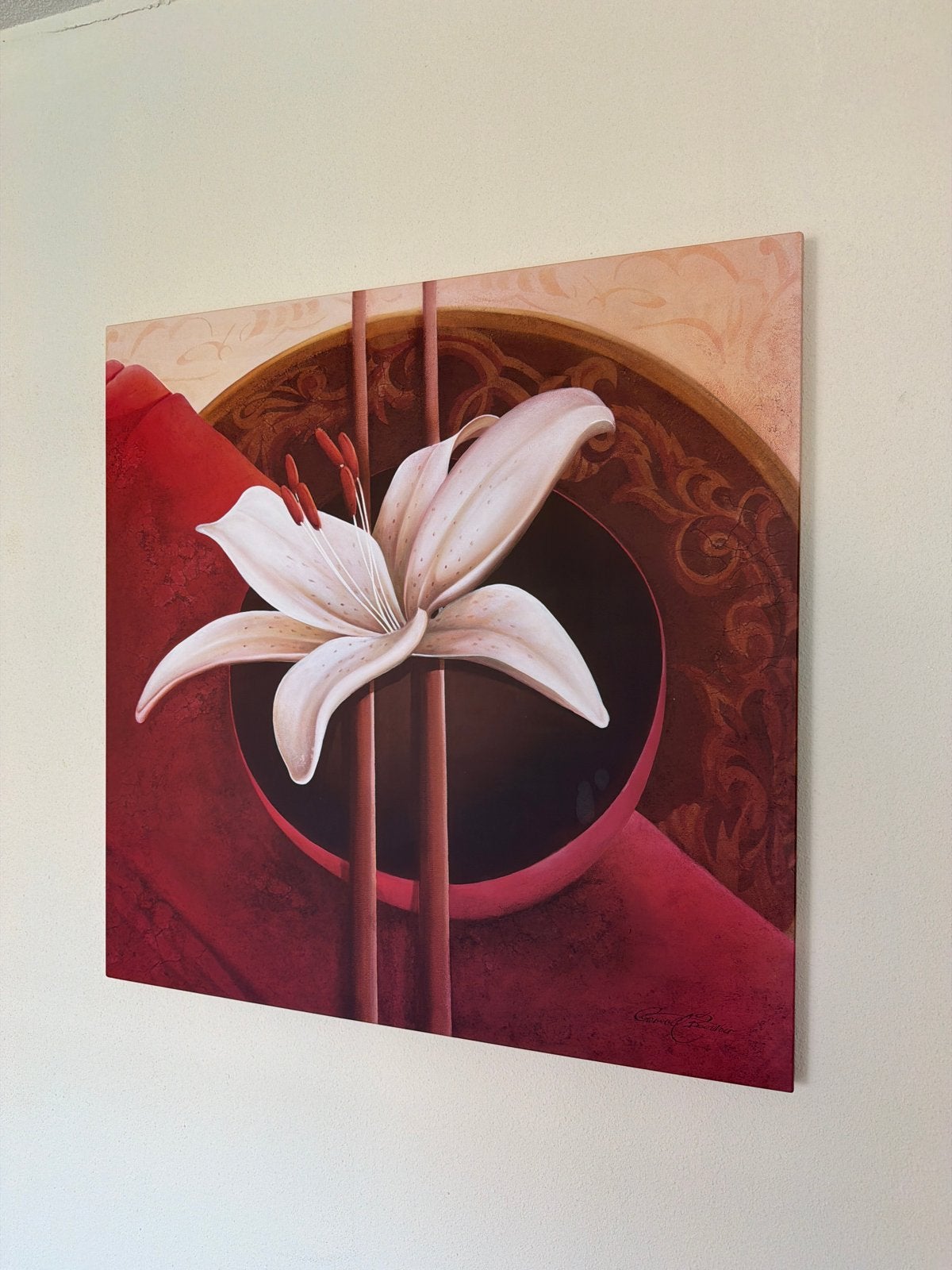 Schilderij met witte lelie op rode achtergrond, Doek, Realistisch, Handgeschilderd, Olieverf