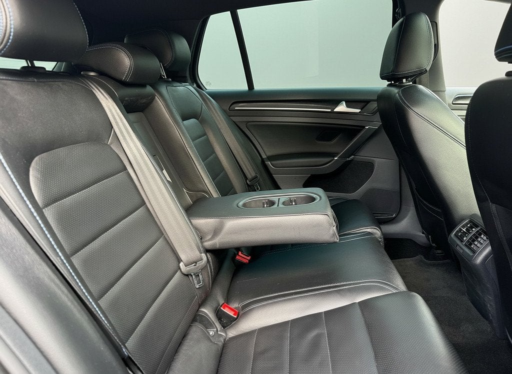 Volkswagen Golf GTE aut., Vol opties | Keurige auto!, Gebruikt, 4 cilinders, Zwart, 1499 kg
