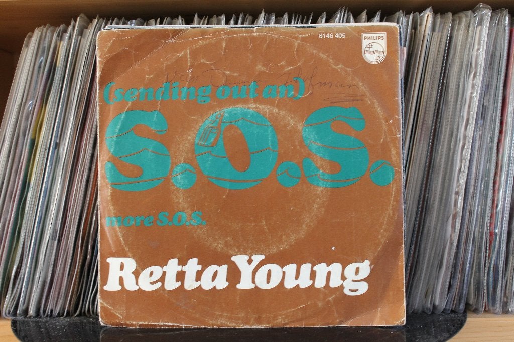 7" Single Retta Young - Sending Out An S.O.S. / More "S.O.S., Gebruikt, 7 inch, Ophalen of Verzenden, Pop