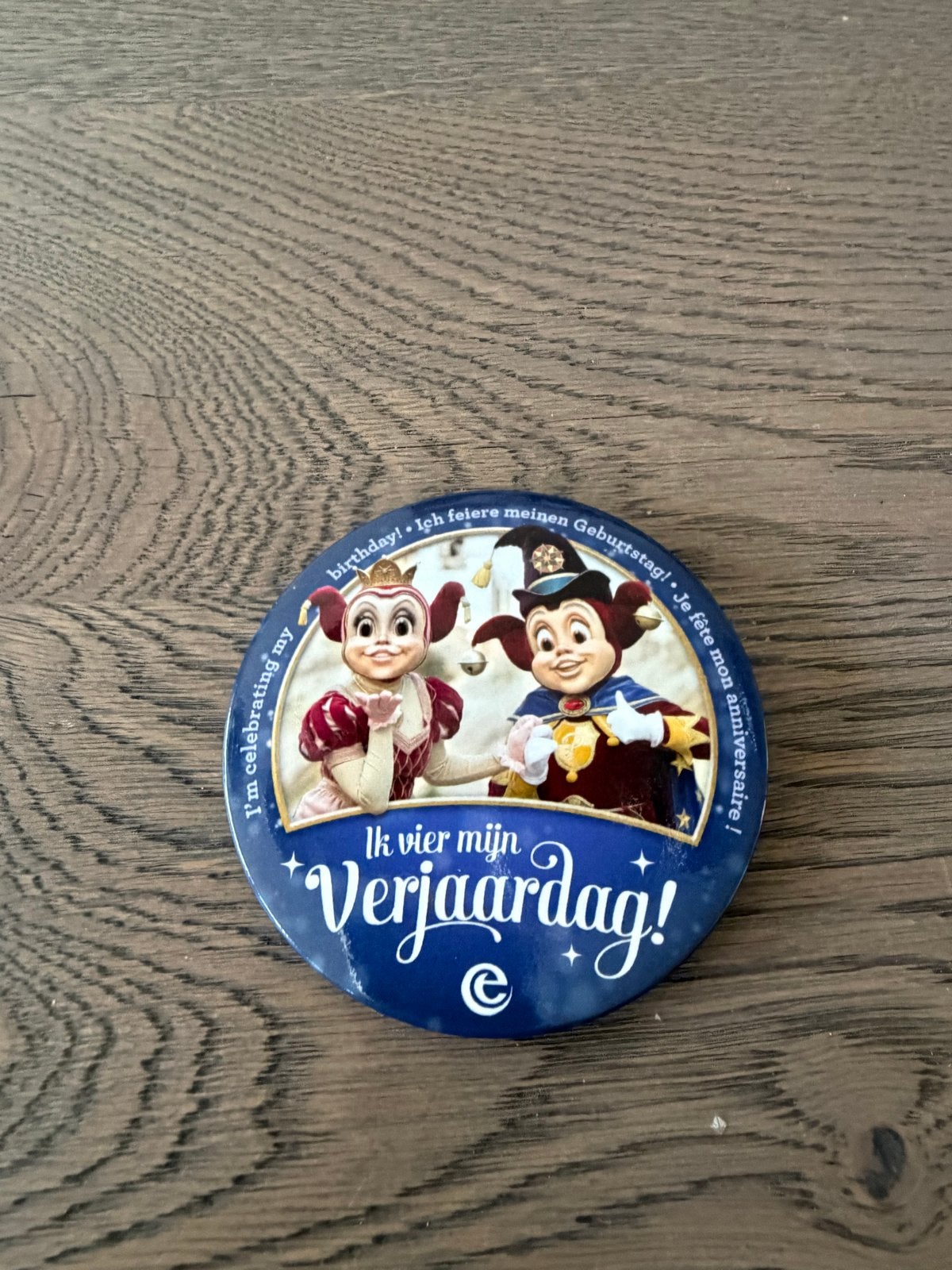 Efteling 'Ik vier mijn Verjaardag!' button, Ophalen of Verzenden, Zo goed als nieuw, Feestartikel, Verjaardag