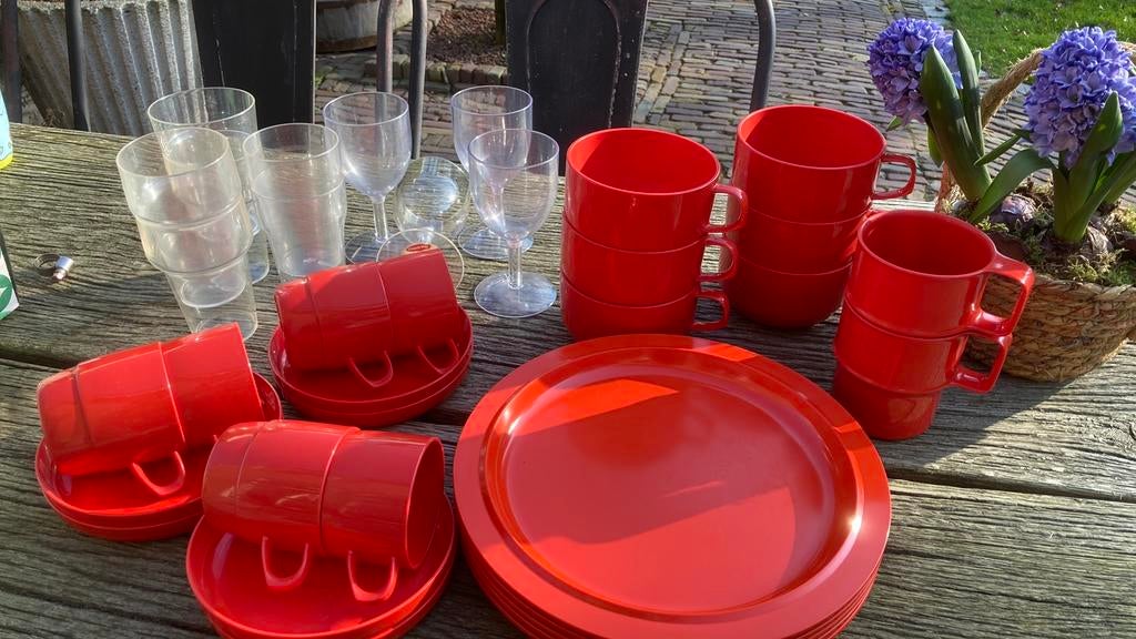 Mepal vintage retro camping servies lichtrood 35 delig, Caravans en Kamperen, Ophalen of Verzenden, Zo goed als nieuw