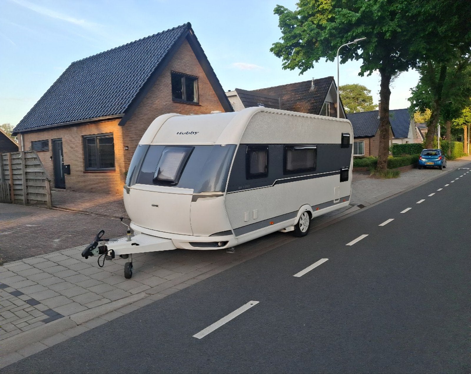 Hobby 490 KMF De Luxe 2019 | Mover | 5-persoons | Stapelbed, Caravans en Kamperen, Hobby, Treinzit, Dwarsbed, Particulier