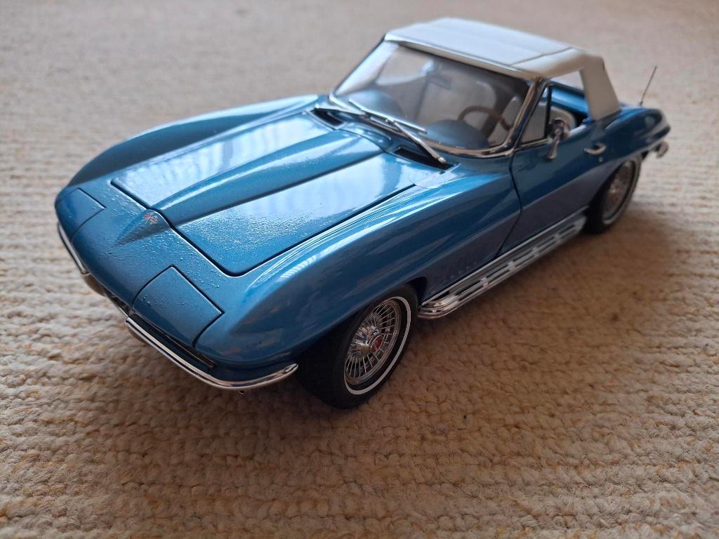 Corvette Stingray 327 Cabrio 1967 Revell 1:18, Ophalen of Verzenden, Zo goed als nieuw, Auto, Revell