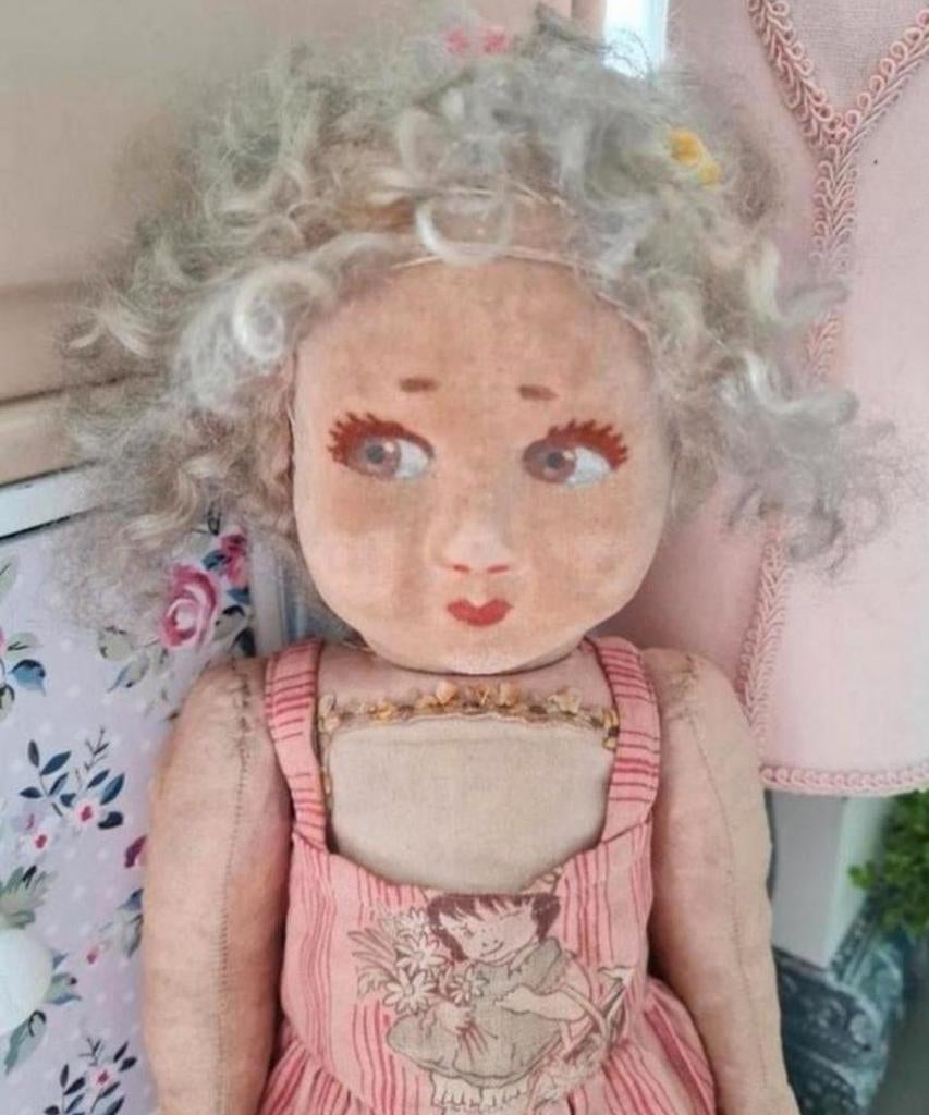 Oude pop/Ragdoll geheel gemaakt van stof, Verzamelen, Ophalen of Verzenden, Gebruikt, Pop