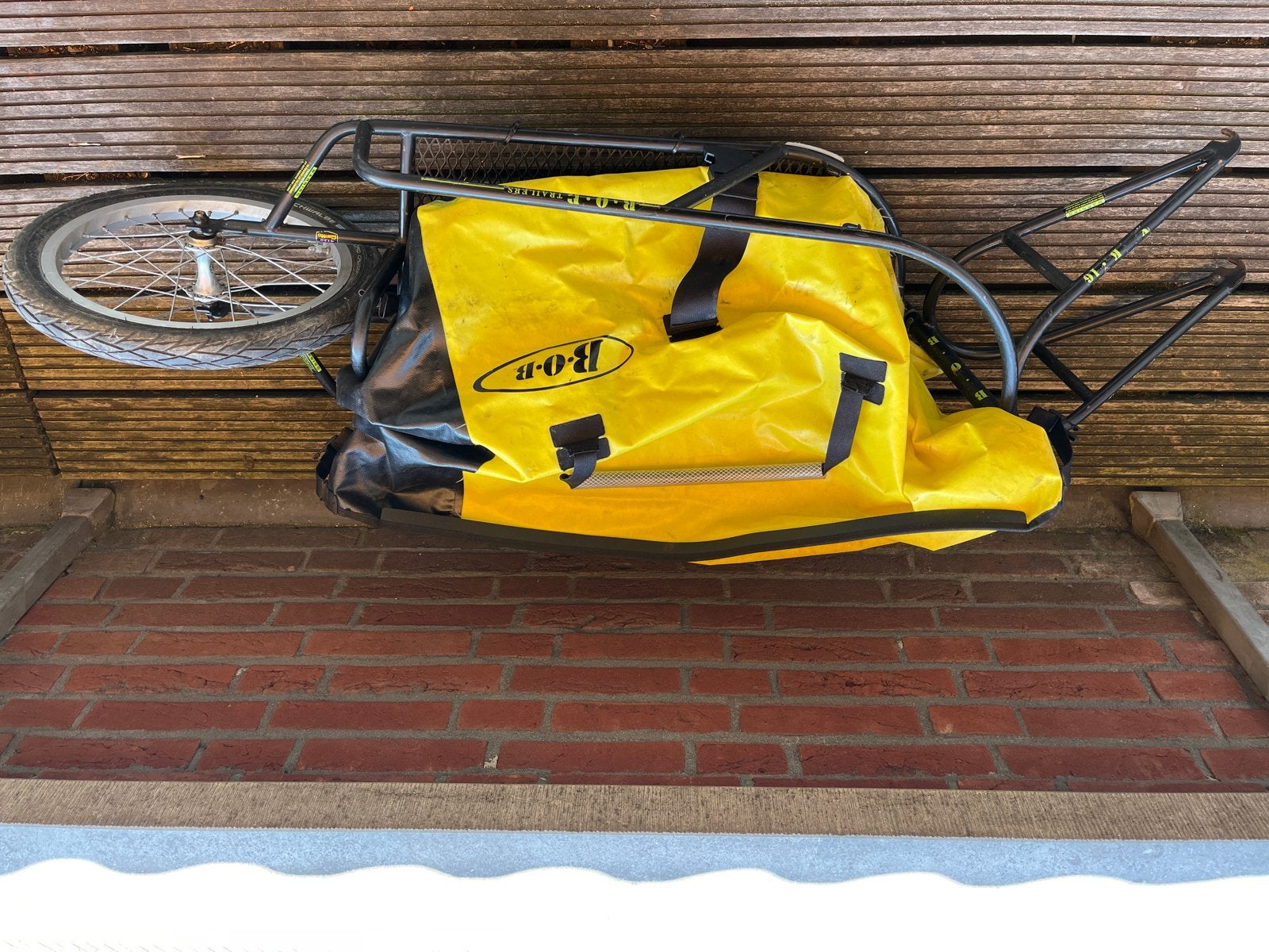 BOB Yak fietskar met waterdichte tas, Ophalen, Gebruikt, Bagagekar, 20 tot 40 kg