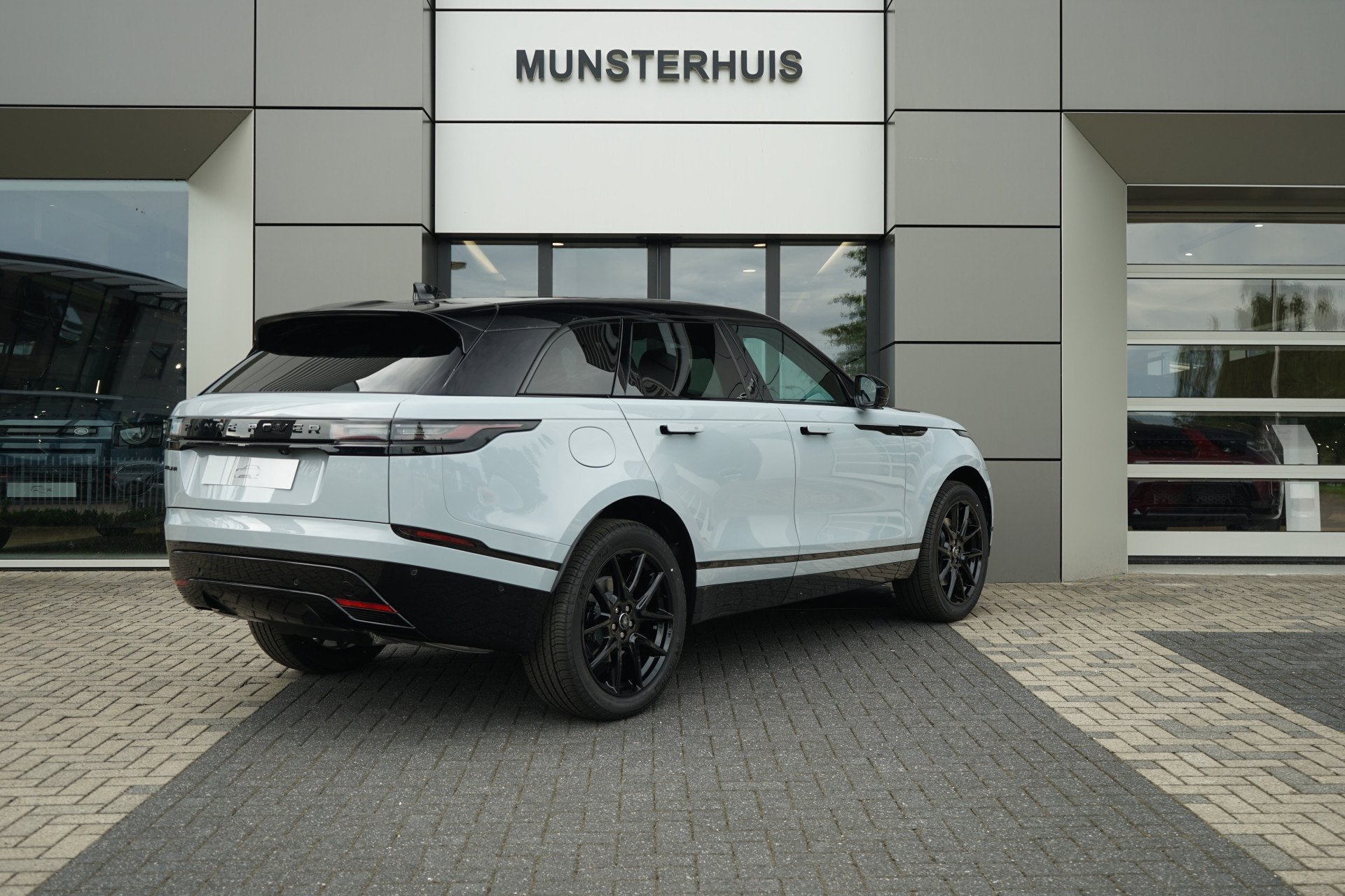 Land Rover Range Rover Velar P400e AWD Dynamic SE PHEV Occas, Auto's, Automaat, 12 maanden, Gebruikt, Zwart