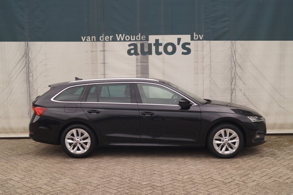 Skoda Octavia Combi 1.0 TSI 110pk Business Edition -NAVI-ECC, Dealer onderhouden, Stof, Gebruikt, Euro 6