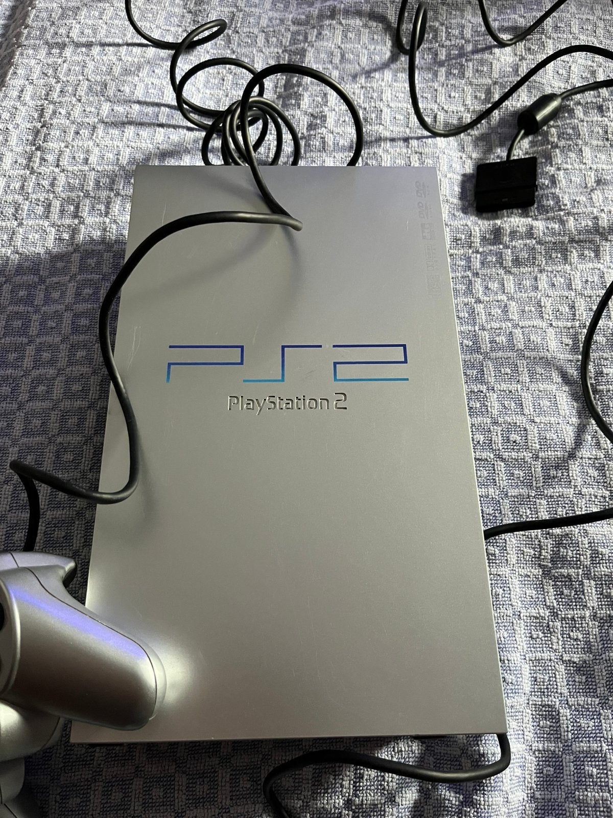 Zeer mooie nette PlayStation 2 satin silver edition, Spelcomputers en Games, Spelcomputers | Sony PlayStation 2, Ophalen, Phat