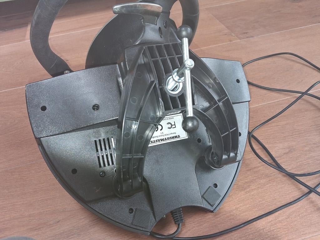 THRUSTMASTER stuur en pedalen, Gebruikt, 1 speler, Eén computer, Ophalen of Verzenden