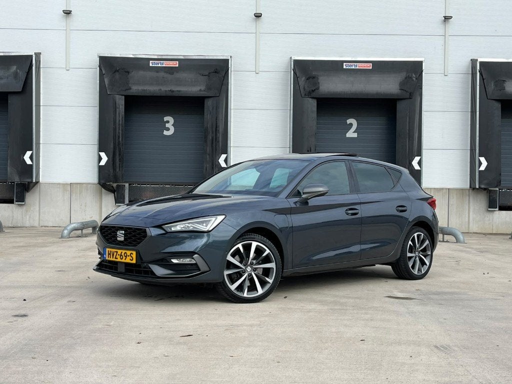Seat Leon 1.4 e-Hybrid FR  PANO/CAMERA/ACC/VOL, 77 km/l, Leon, Leder en Stof, Plug-in hybride