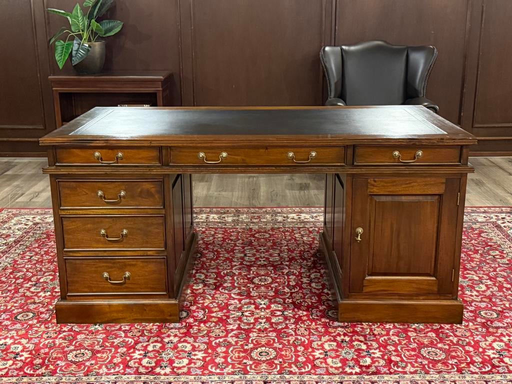 Klassiek Engels bureau #646, Overige typen, Hout, Bruin, Ophalen of Verzenden