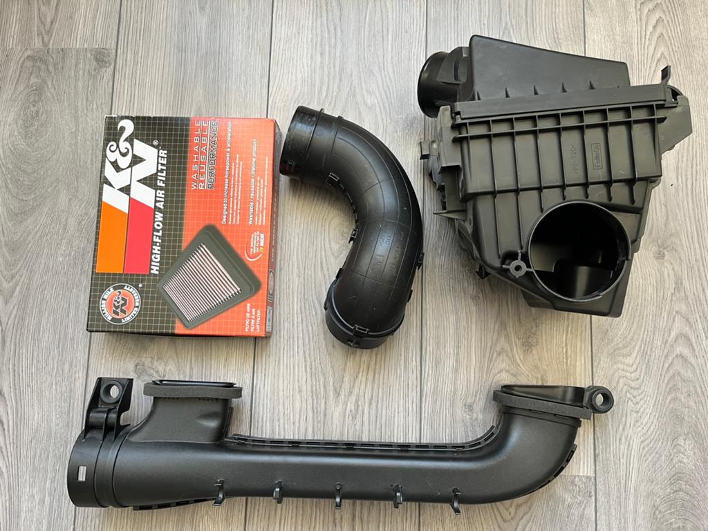 Dual-air-intake en luchtfilterhuis Fiesta mk8 ST en ST-Line, Ophalen, Gebruikt, Ford