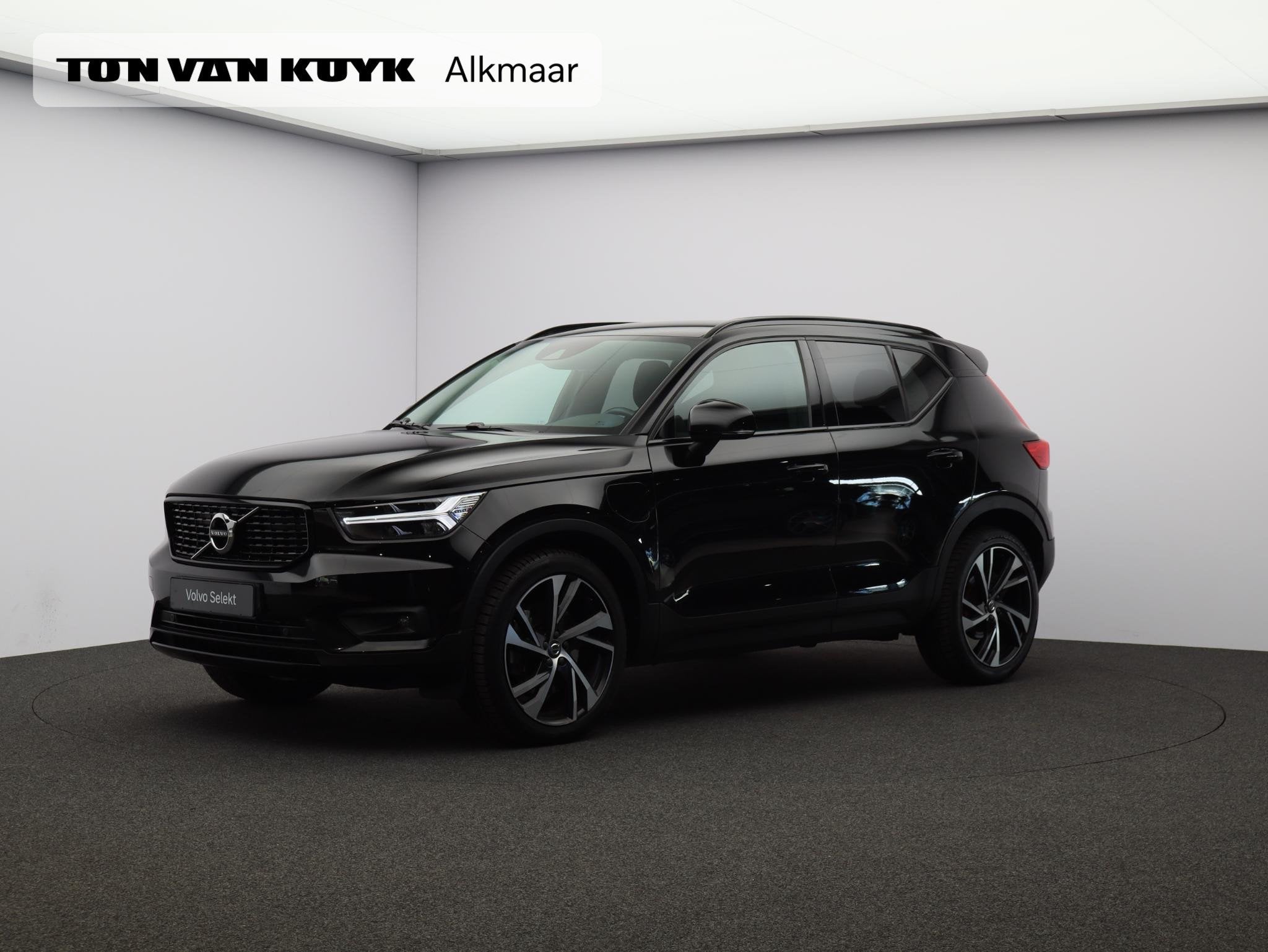 Volvo XC40 T4 Recharge R-Design / Trekhaak / 20" / Park assi