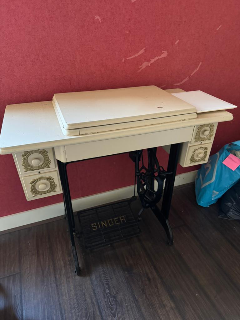 Vintage Singer naaitafel, Ophalen