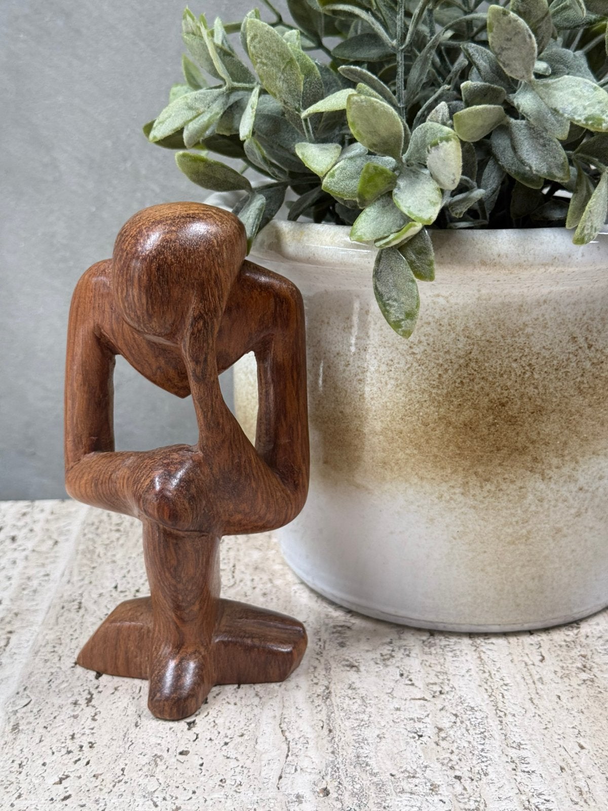 Vintage houten beeld - De Denker, Overige onderwerpen, Minder dan 20 cm, Ophalen of Verzenden, Beeld