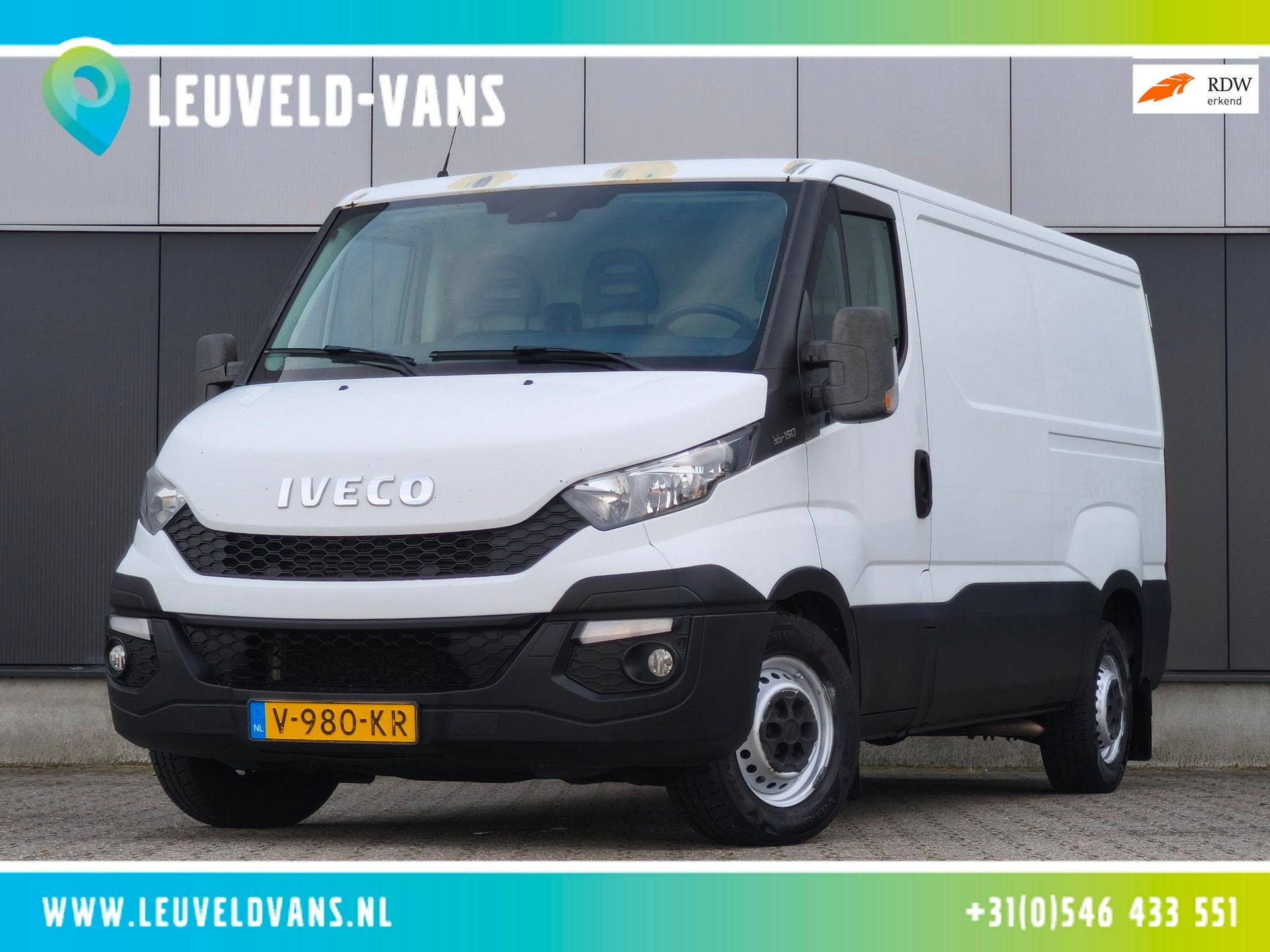 Iveco 35S15 3.0 L2H1 3500KG TREKHAAK CRUISE CLIMATE CARPLAY, Euro 5, Gebruikt, Zwart, Wit