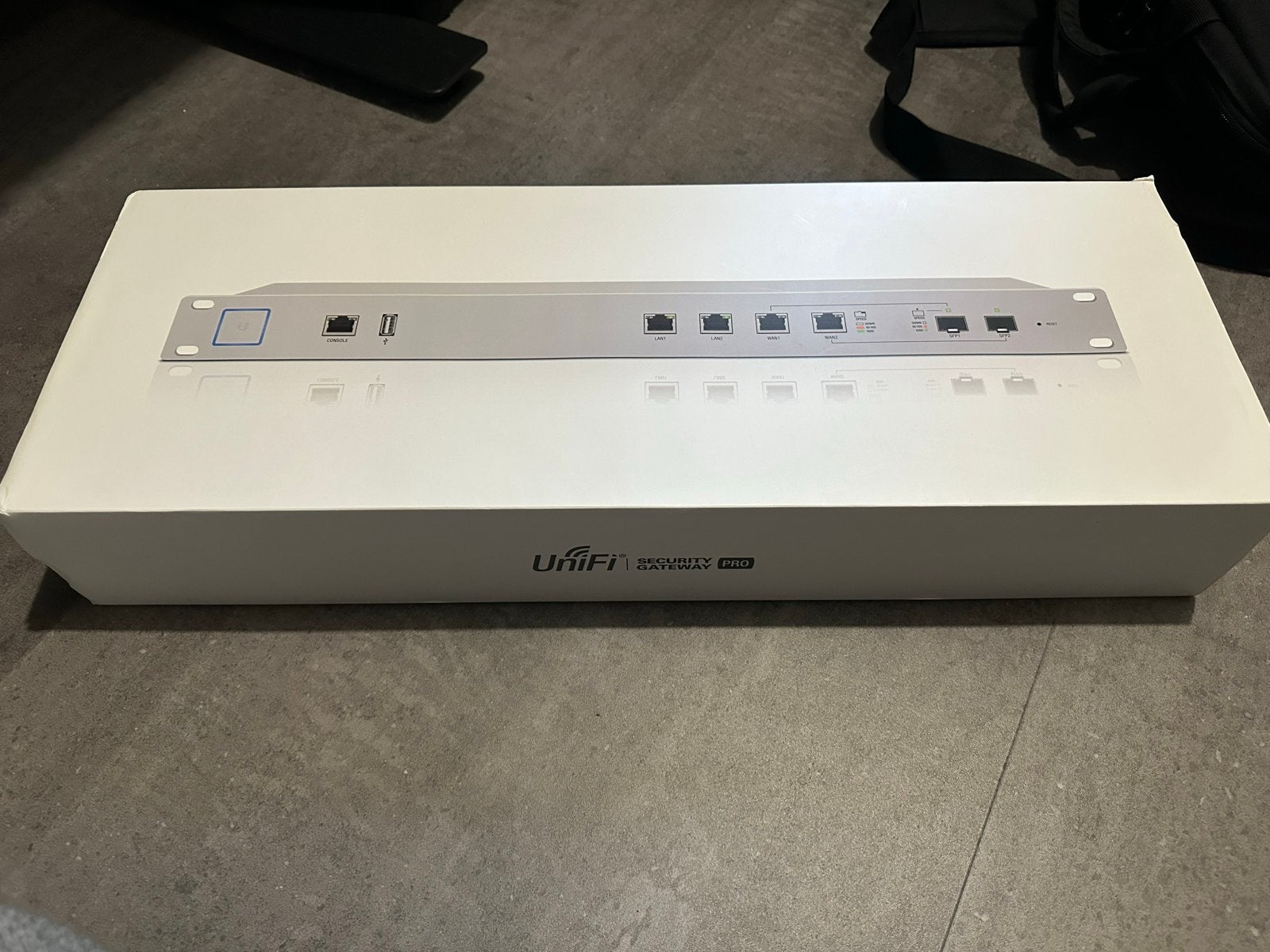 Ubiquiti UniFi Security Gateway Pro (USG-PRO-4), Computers en Software, Routers en Modems, Zo goed als nieuw, Router, Ophalen