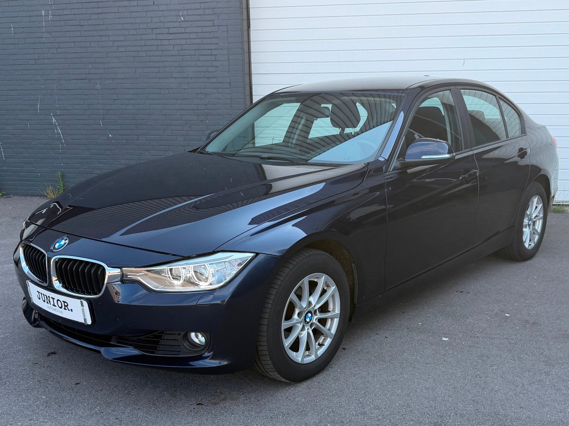 BMW 3-serie 320i High Executive AUTOMAAT/CRUISE/LED/CLIMA/LM, Auto's, Automaat, Euro 5, Gebruikt, Zwart