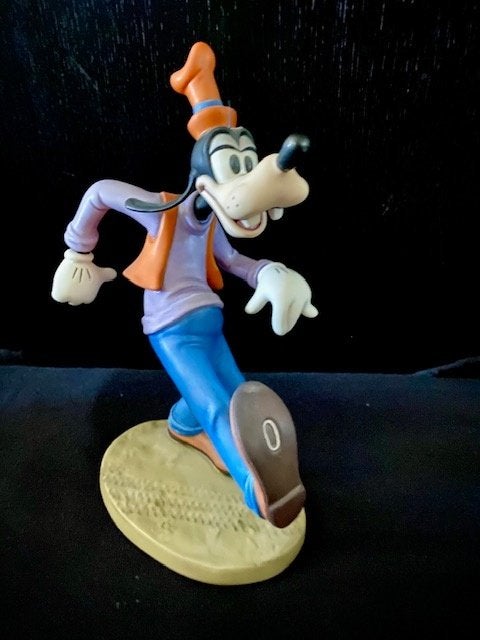 WDCC Goofy Moving Day, Ophalen of Verzenden, Goofy of Pluto, Zo goed als nieuw, Beeldje of Figuurtje
