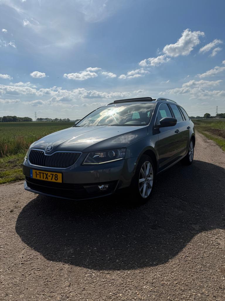Skoda Octavia 1.2 TSI 77KW Comdi DSG 2014 Grijs, Auto's, Skoda, Euro 5, Stof, 4 cilinders, Origineel Nederlands