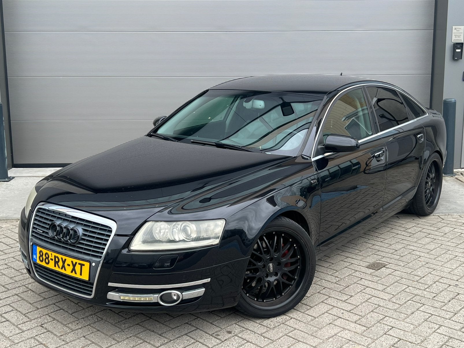 Zwarte Audi A6 3.2 FSI Quattro 4X4 Sedan Automaat/NieuweAPK!, Auto's, Audi, Automaat, 1655 kg, Alcantara, Zwart