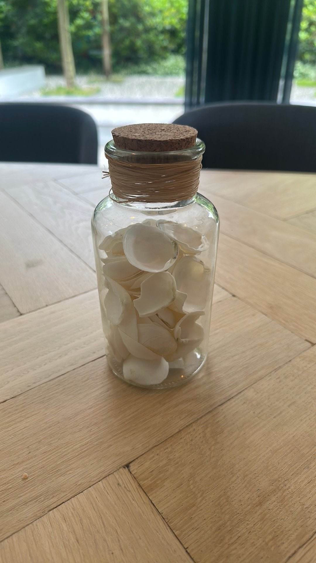 Decoratief potje met schelpjes, Huis en Inrichting, Woonaccessoires | Overige, Zo goed als nieuw, Glas, Wit, Mediterraans, Ophalen