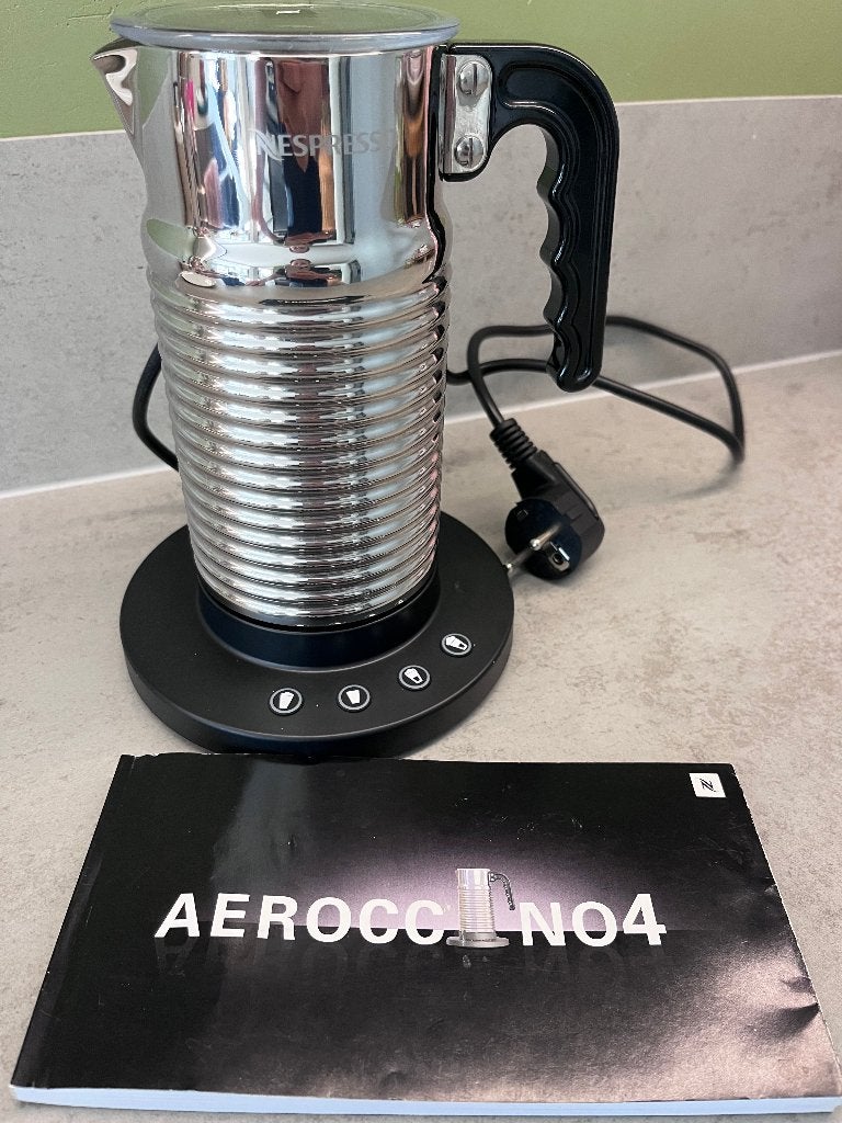 Nespresso melkopschuimer Aeroccino 4, Ophalen of Verzenden, Zo goed als nieuw, Elektrische melkopschuimer