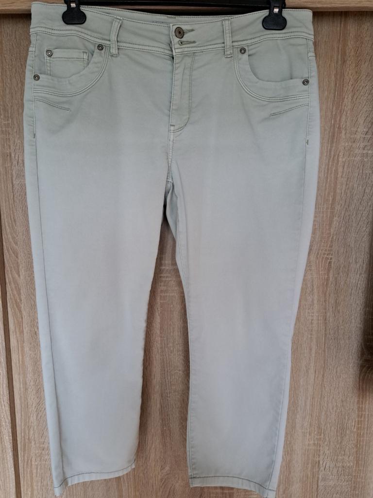 Groen/grijze kuitbroek mt 42 Red Button, Kort, Maat 42/44 (L), Ophalen of Verzenden, Zo goed als nieuw