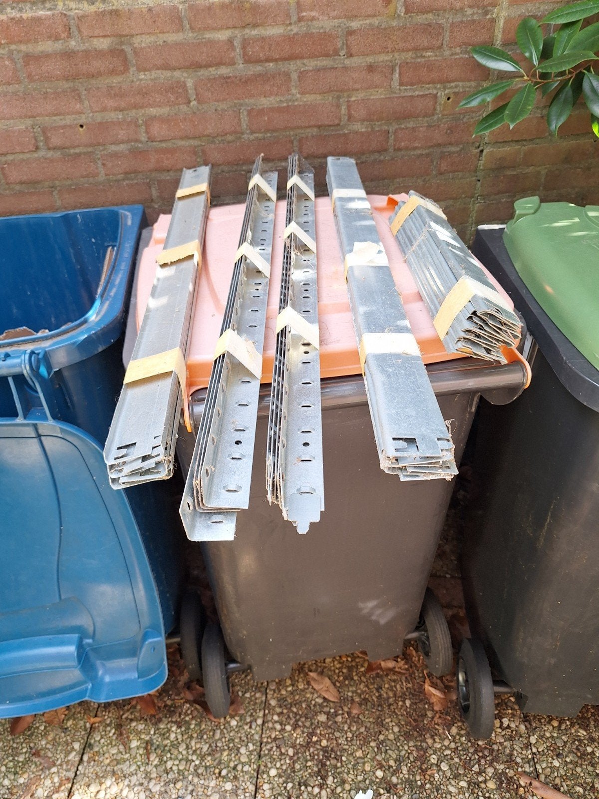 Metalen profielen voor rekken of constructies, Ophalen, Gebruikt