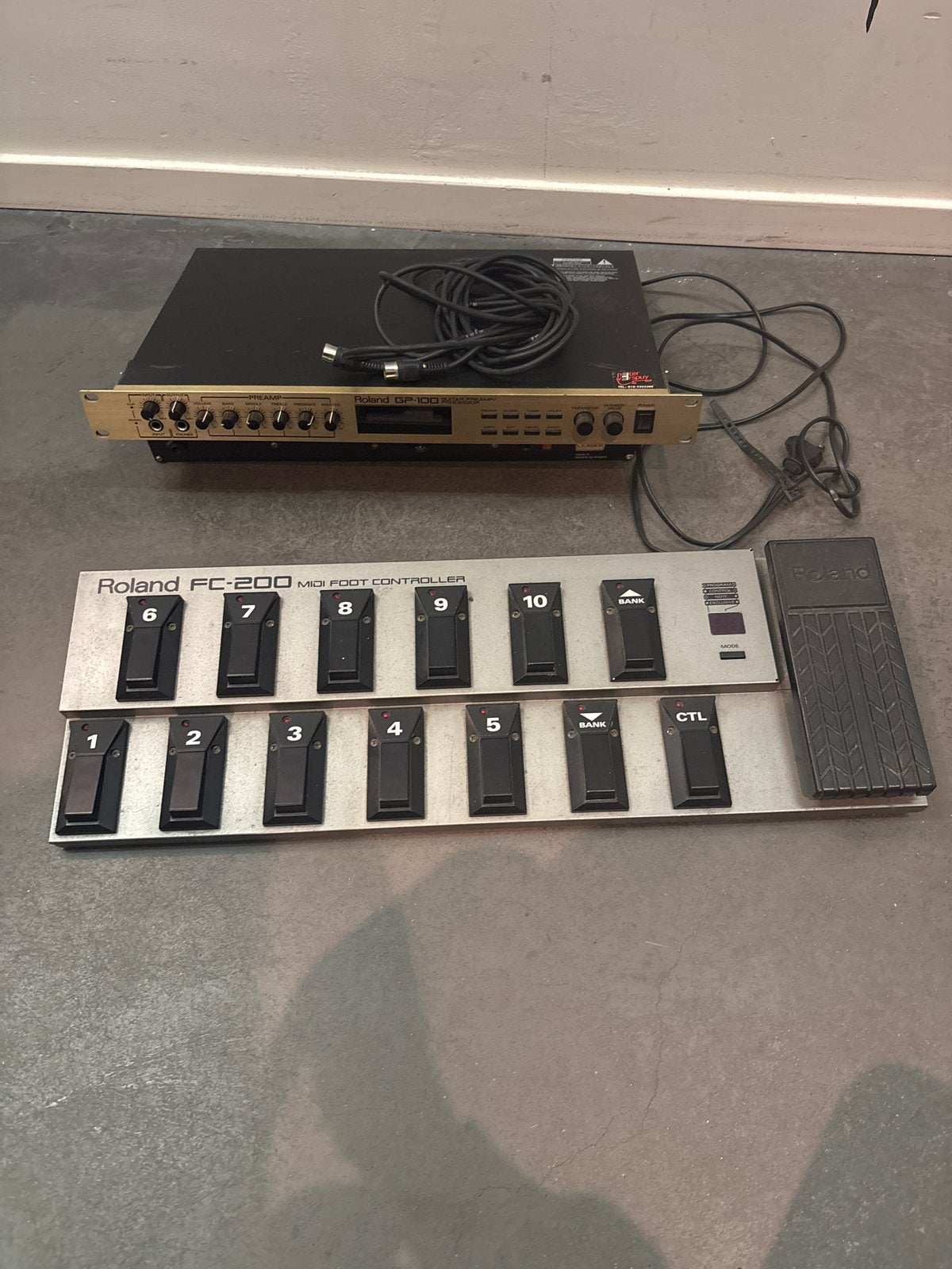 Roland GP-100 Gitaar Preamp/Processor met FC-200, Ophalen, Gebruikt, Multi-effect
