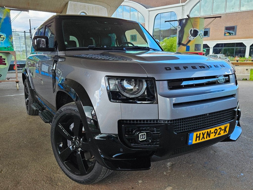 Land Rover Defender 110 2.0 P400e Hunters Prestige black pac, Automaat, Gebruikt, 4 cilinders, 3000 kg