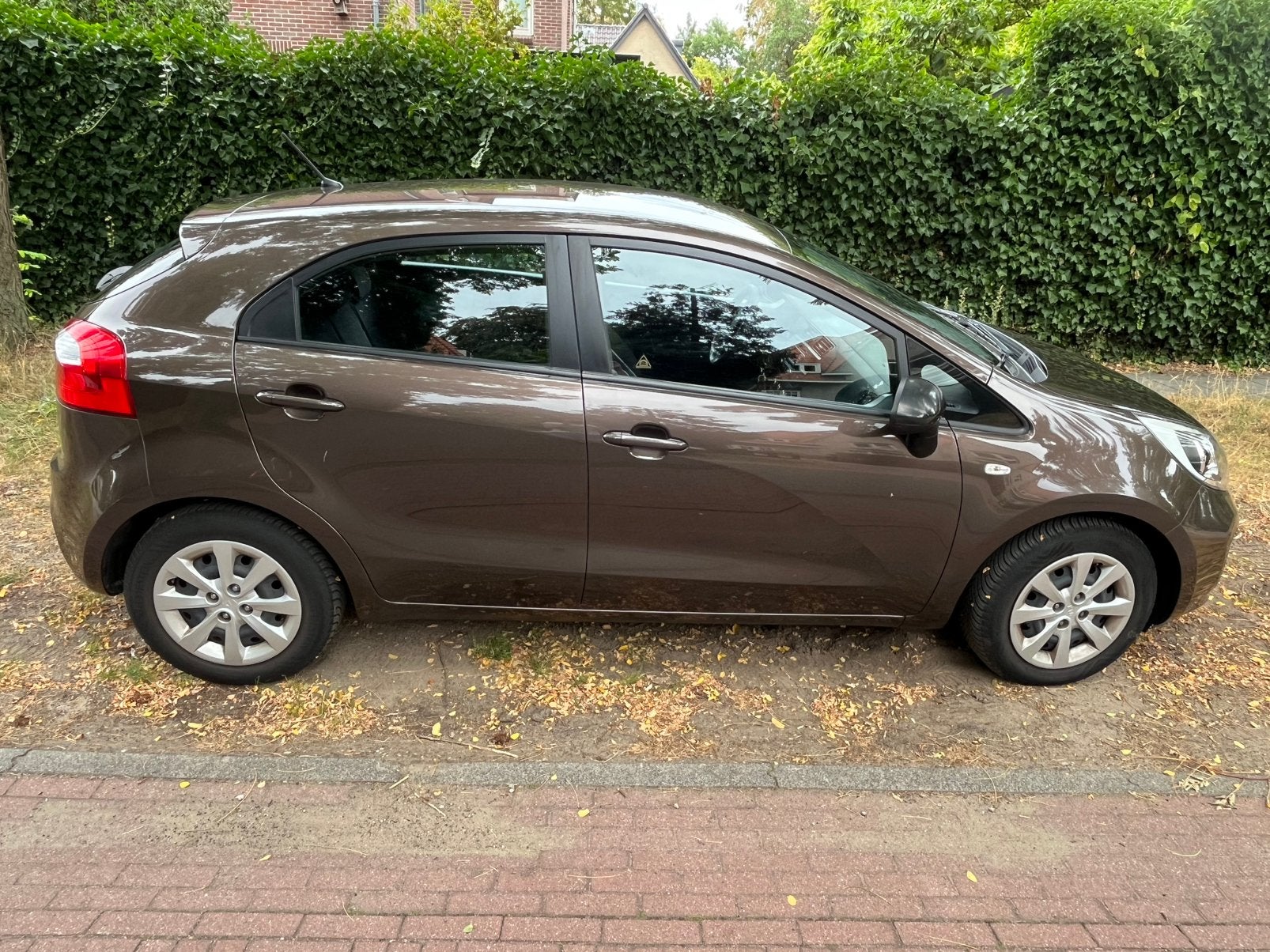 Kia Rio 1.2 CVVT (5-drs) | 109.284 km | APK tot 05Feb27, Auto's, Voorwielaandrijving, 40 €/maand, 4 cilinders, Bruin