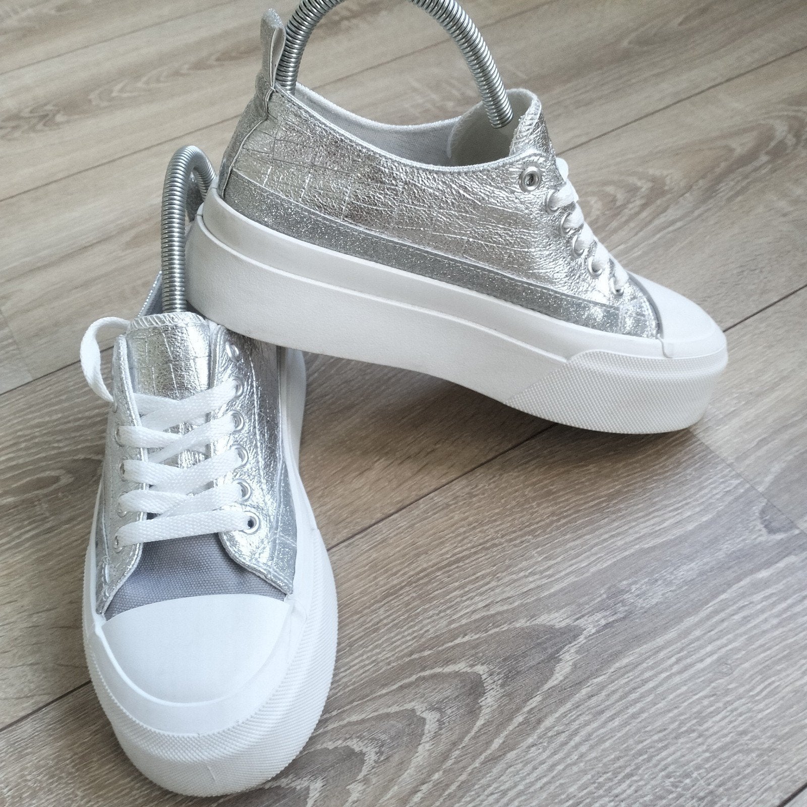 dames Sixth sense sneaker zilverkleurig met wit mt 38 zgan, Overige kleuren, Ophalen of Verzenden, Sixth sense, Sneakers of Gympen