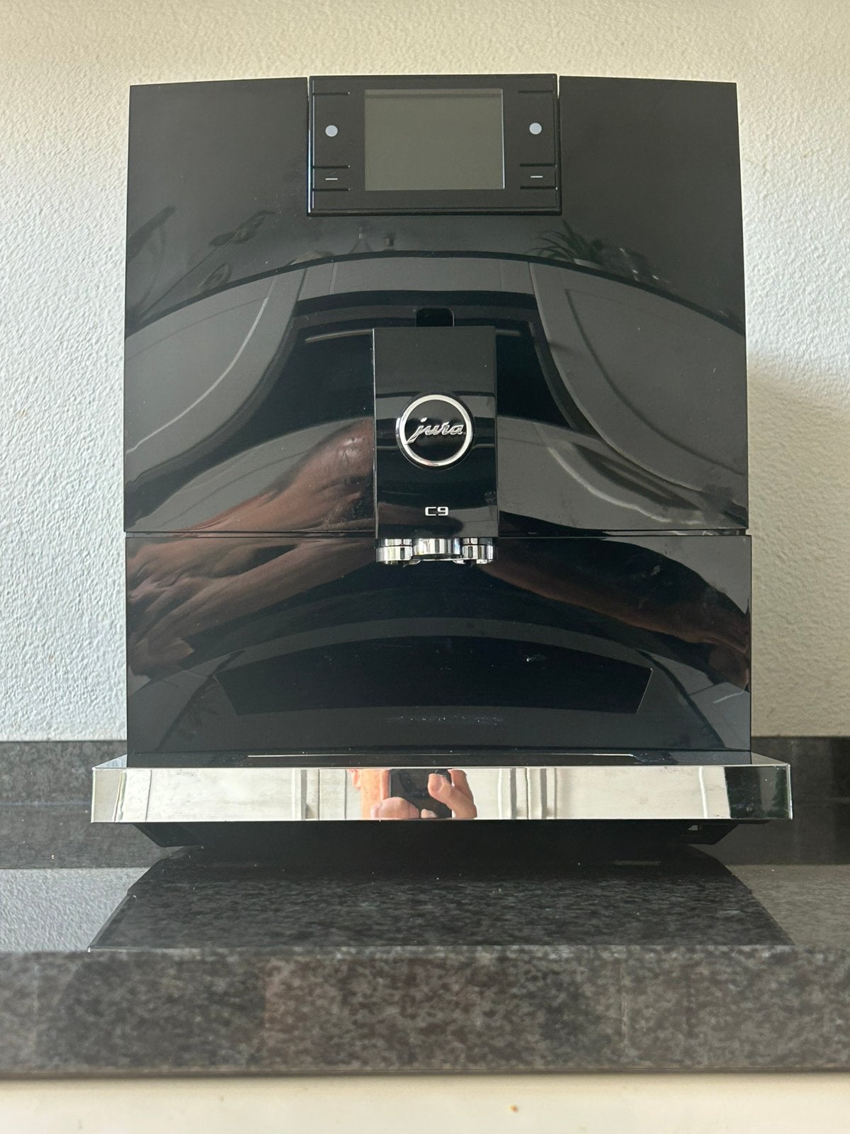 JURA C9 Piano Black – vrijwel nieuw – aangeschaft in 2026