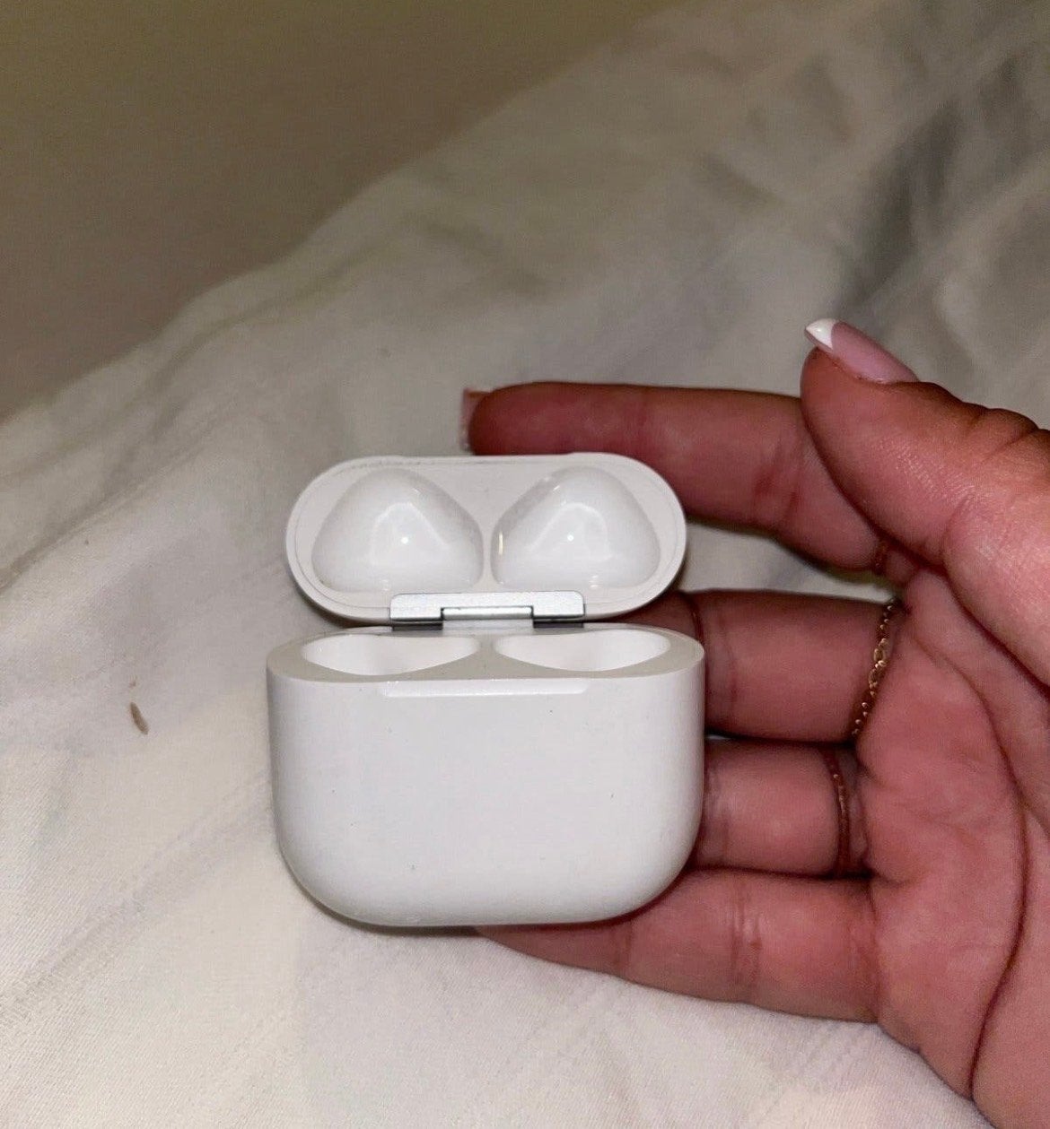 AirPods Pro Oplaadcase (geen oortjes), Kunststof, Gebruikt, Ophalen of Verzenden, Wit