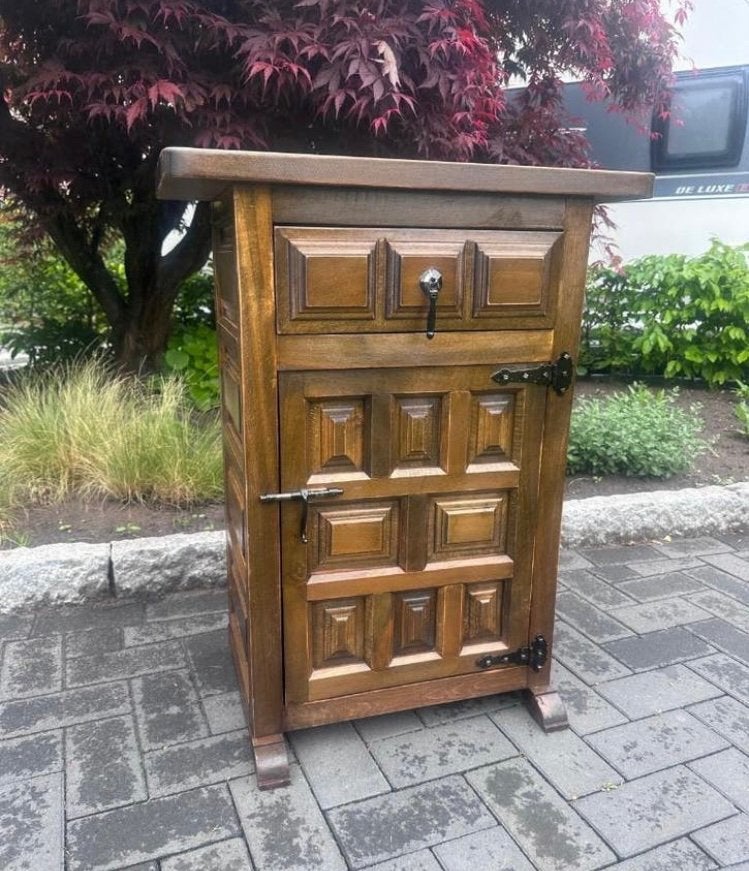 Kast in Spaanse stijl uit de jaren ‘60, Huis en Inrichting, Kasten | Ladekasten, 1 of 2 laden, Zo goed als nieuw, Minder dan 100 cm