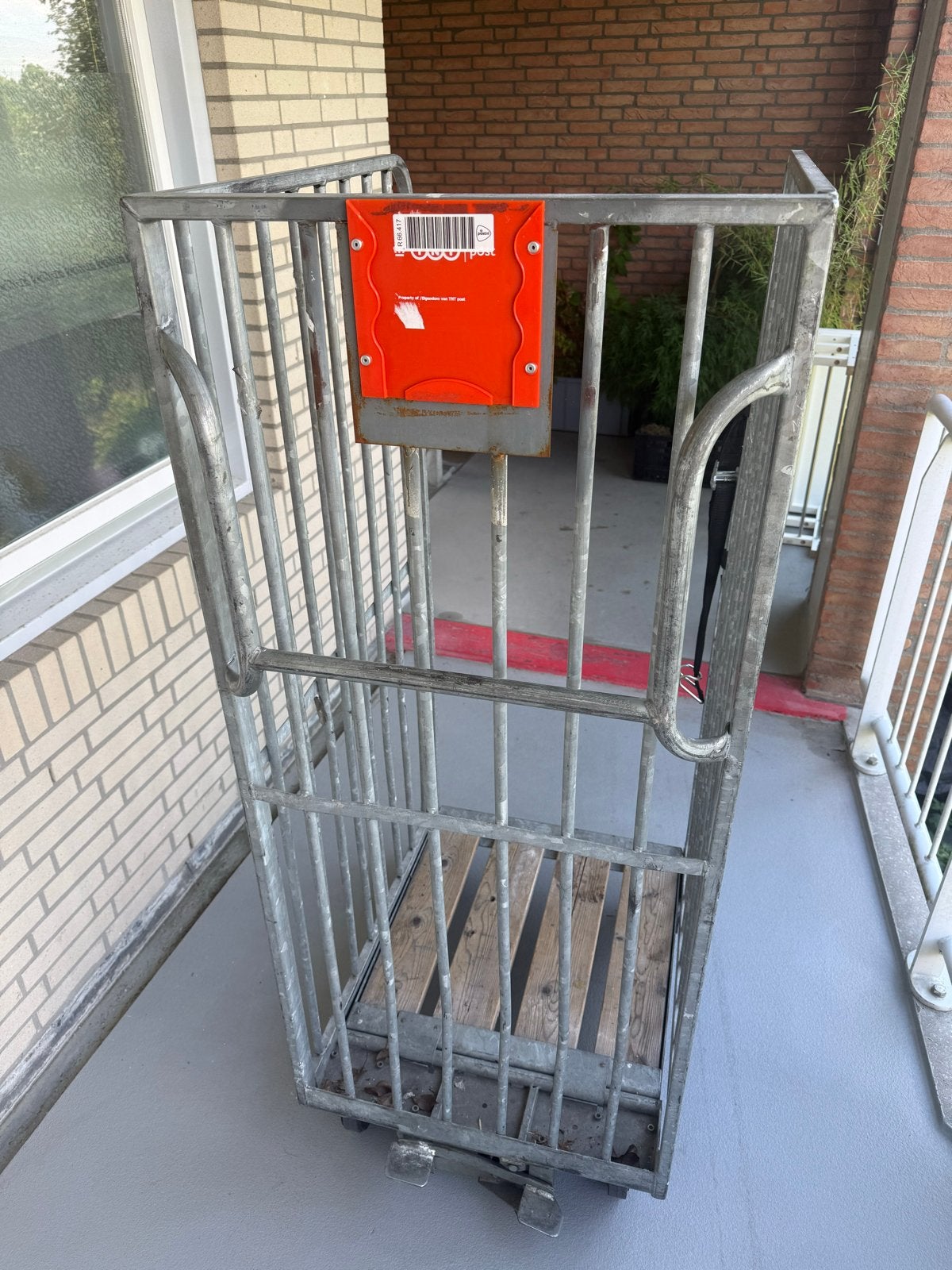 2 keer rolcontainer, samen Eur 70 voormalig  PostNL, Ophalen