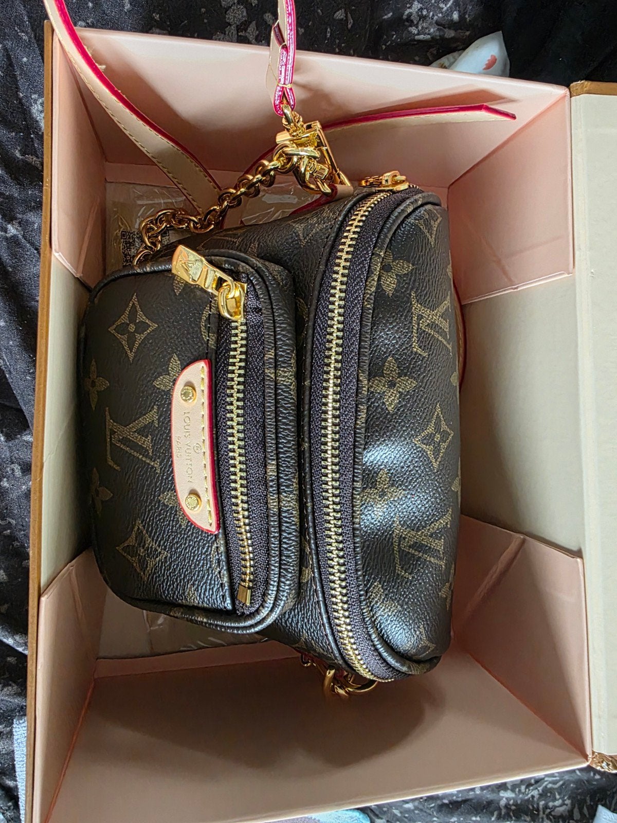 Louis Vuitton Pochette Accessoires Monogram, Sieraden, Tassen en Uiterlijk, Ophalen of Verzenden, Nieuw, Bruin, Schoudertasje
