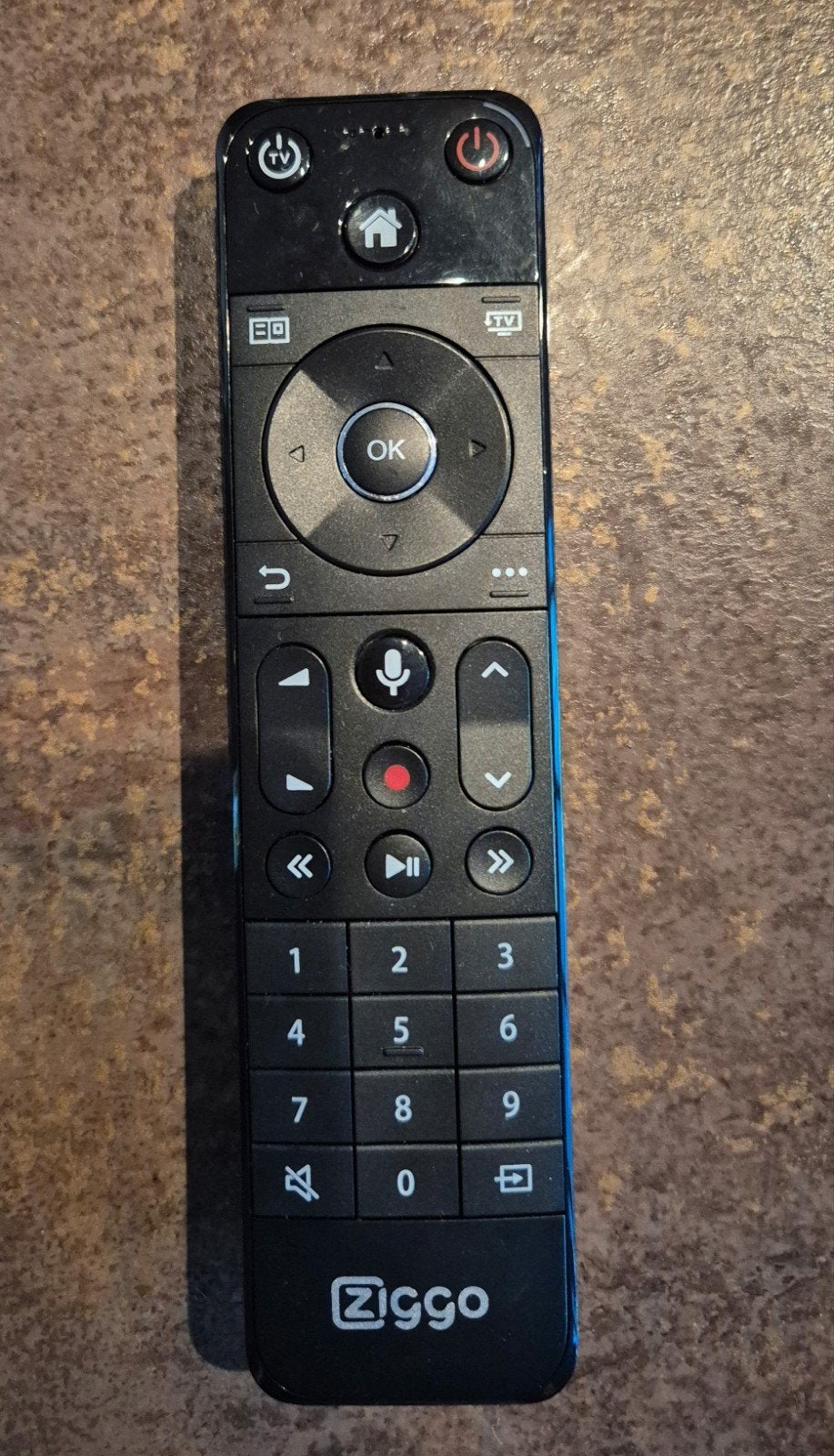 Ziggo afstandsbediening met spraakbesturing, Ophalen of Verzenden, Zo goed als nieuw